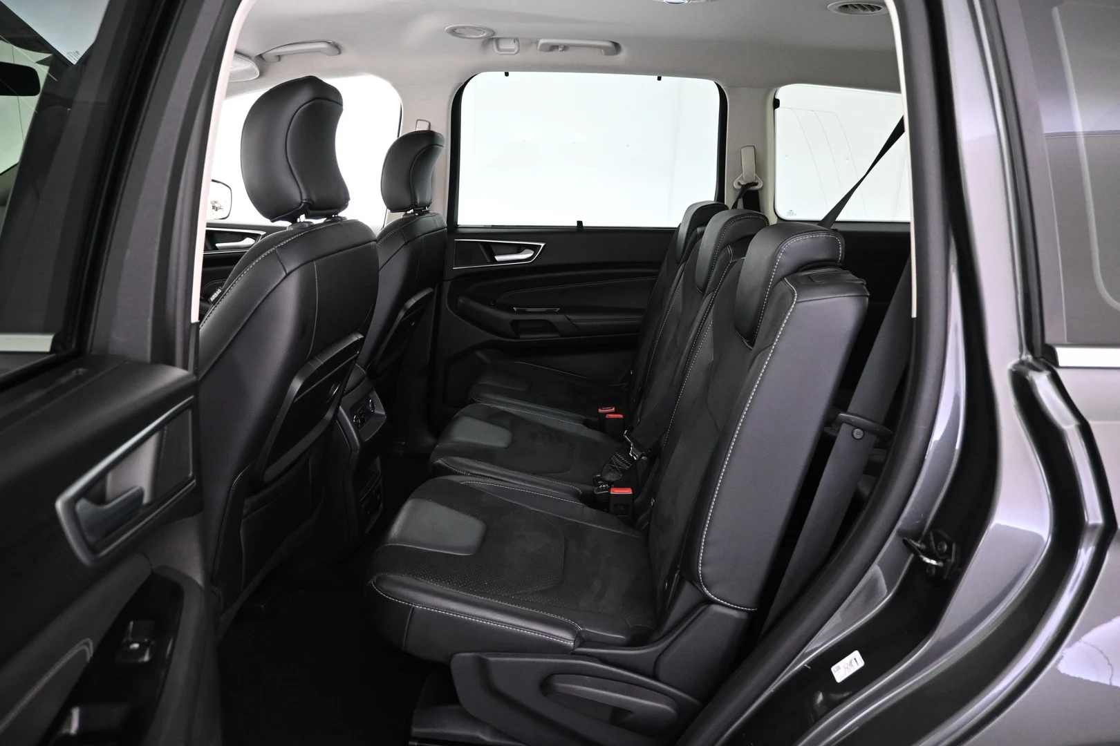 Car Image - 2KXEvzHyrw77APIVRBysUg