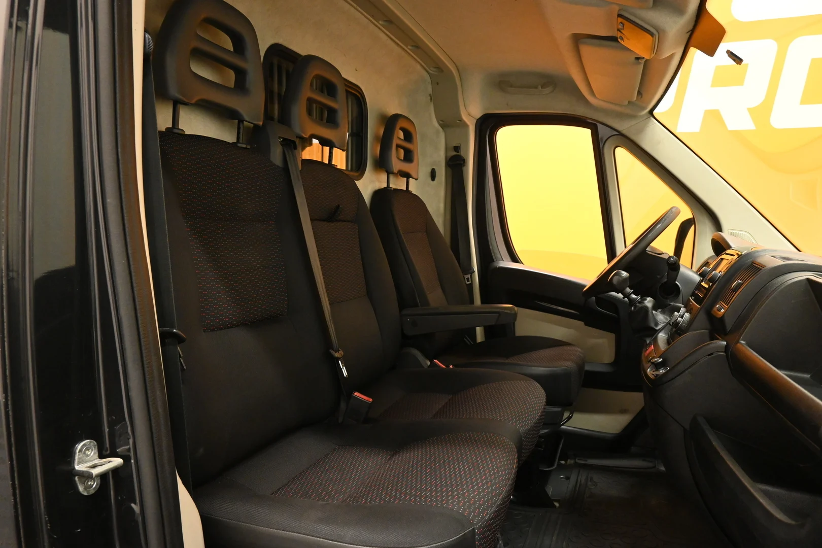 Car Image - 7wMcCYPKJJU2j4BIoUlRDE