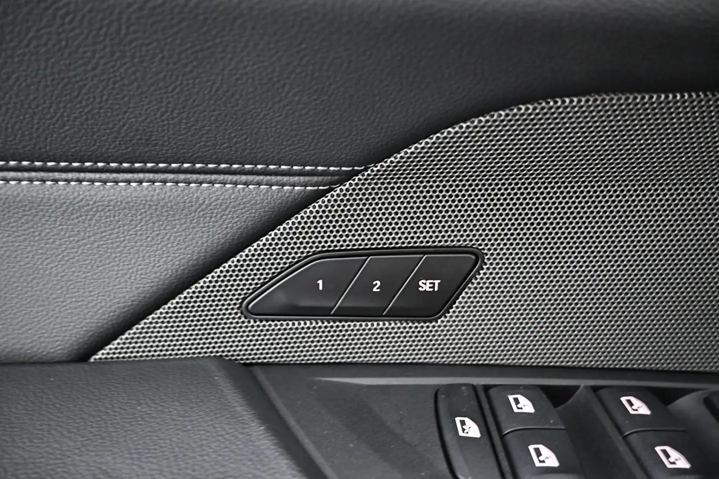 Car Image - cNCH0AfNO4W27wBDvNmzw