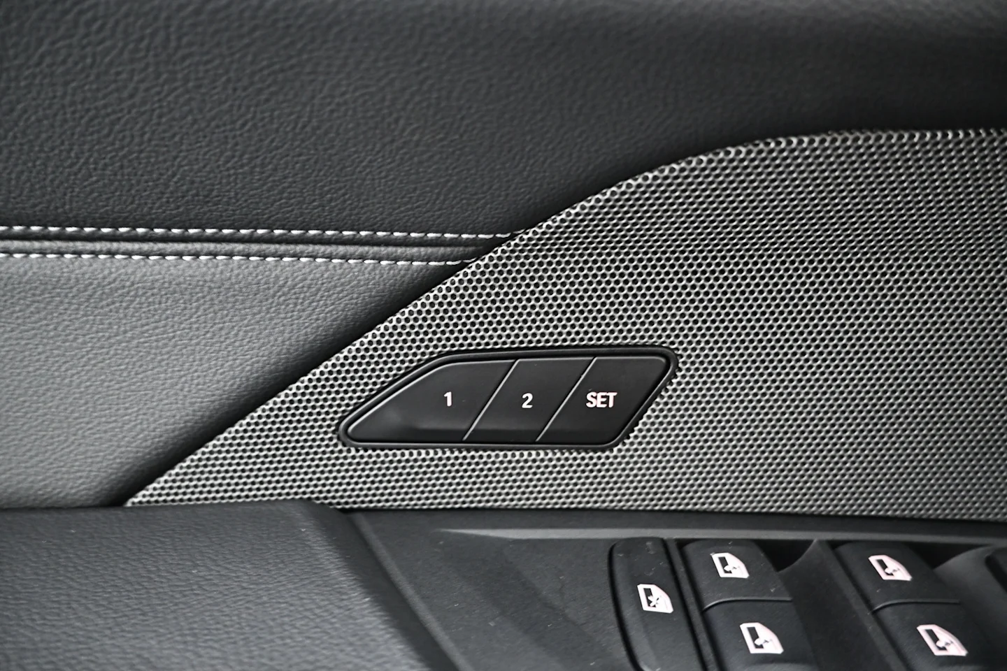 Car Image - cNCH0AfNO4W27wBDvNmzw