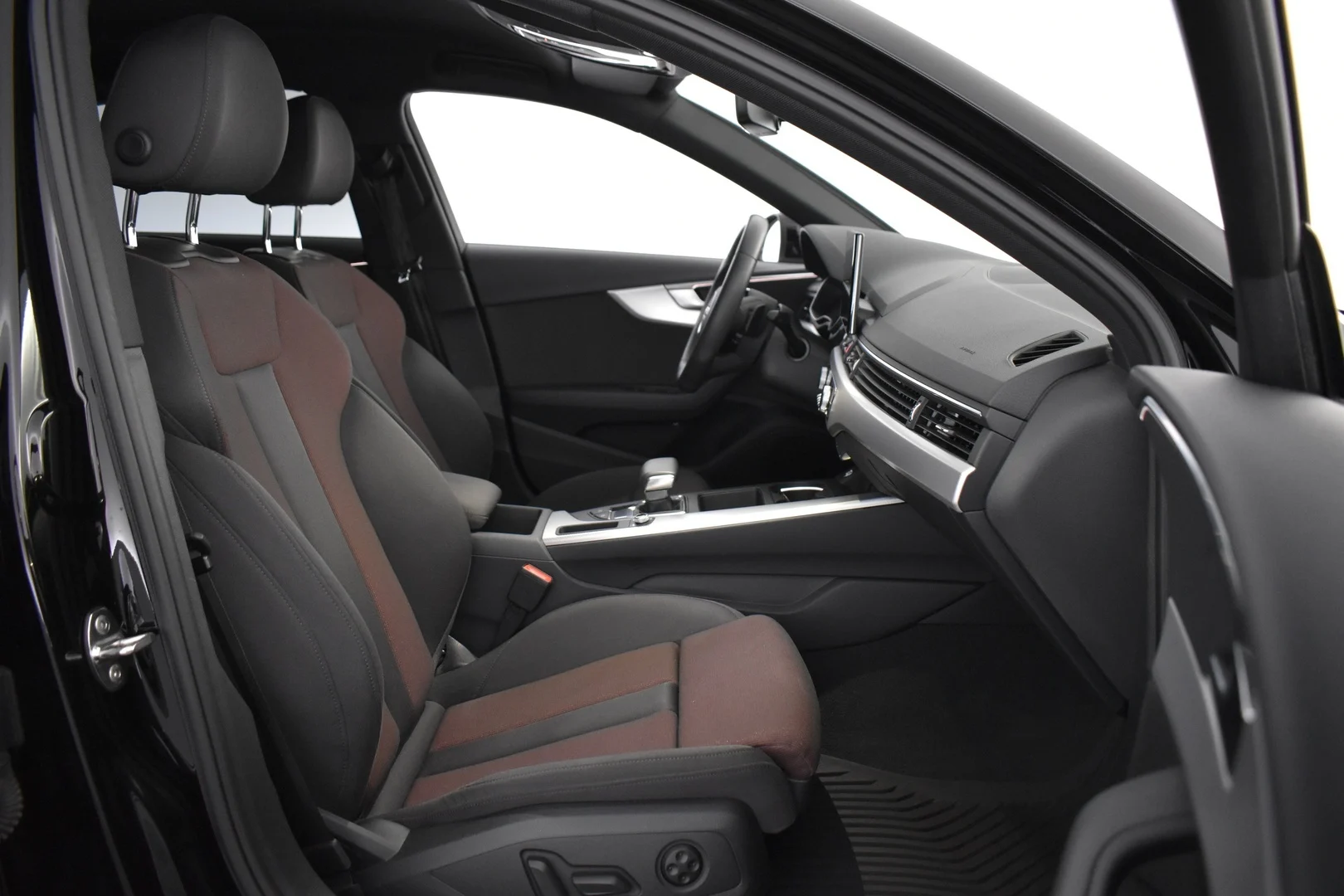 Car Image - 5DjJOxIysn7uPRYbRZvLuC