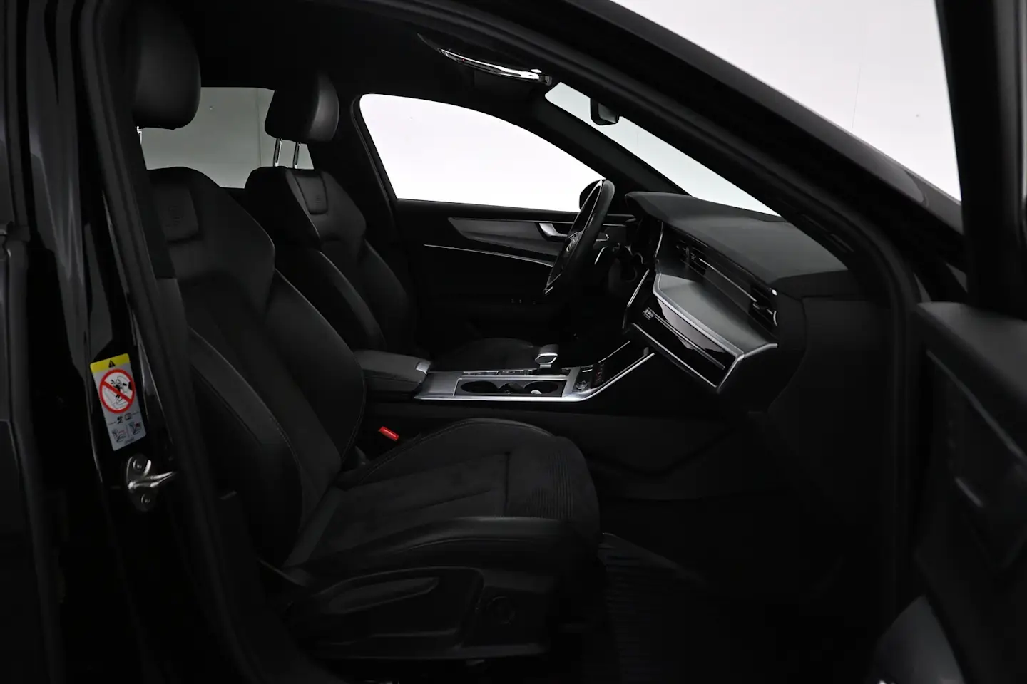 Car Image - TgRY74LHbvkb8fgXgh4ag