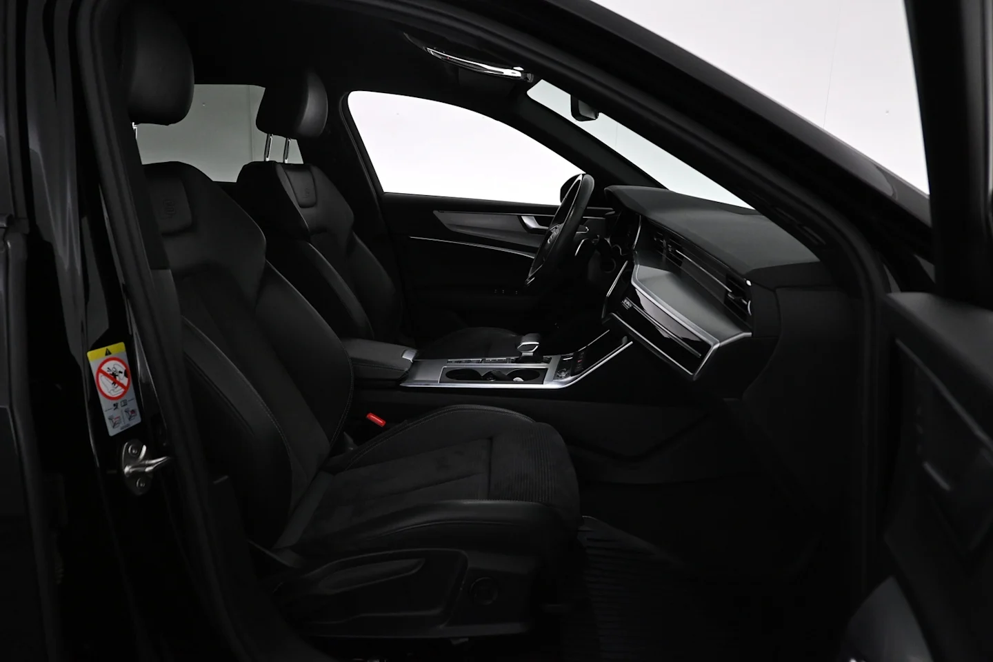 Car Image - TgRY74LHbvkb8fgXgh4ag