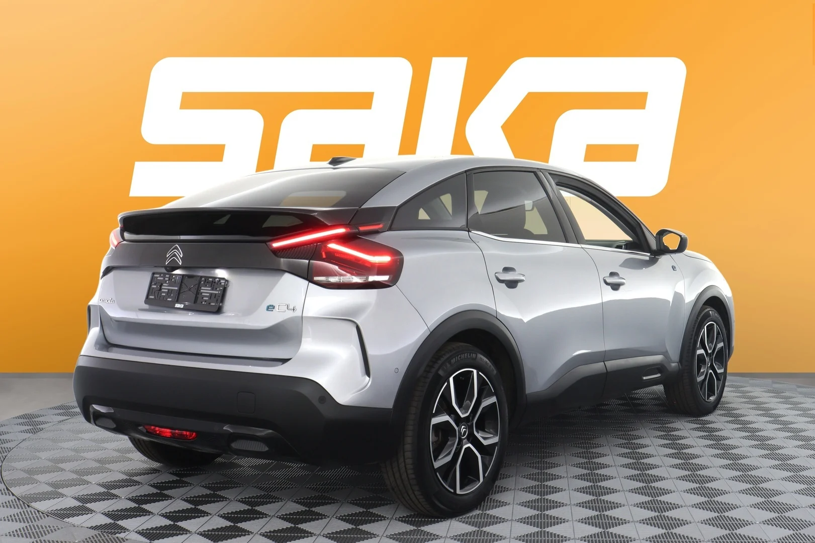 Car Image - 7nGsZryKYXib03CqINPpWz