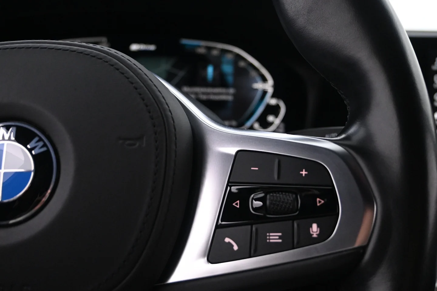 Car Image - ttO12BjdY9JEmiEHLniVh