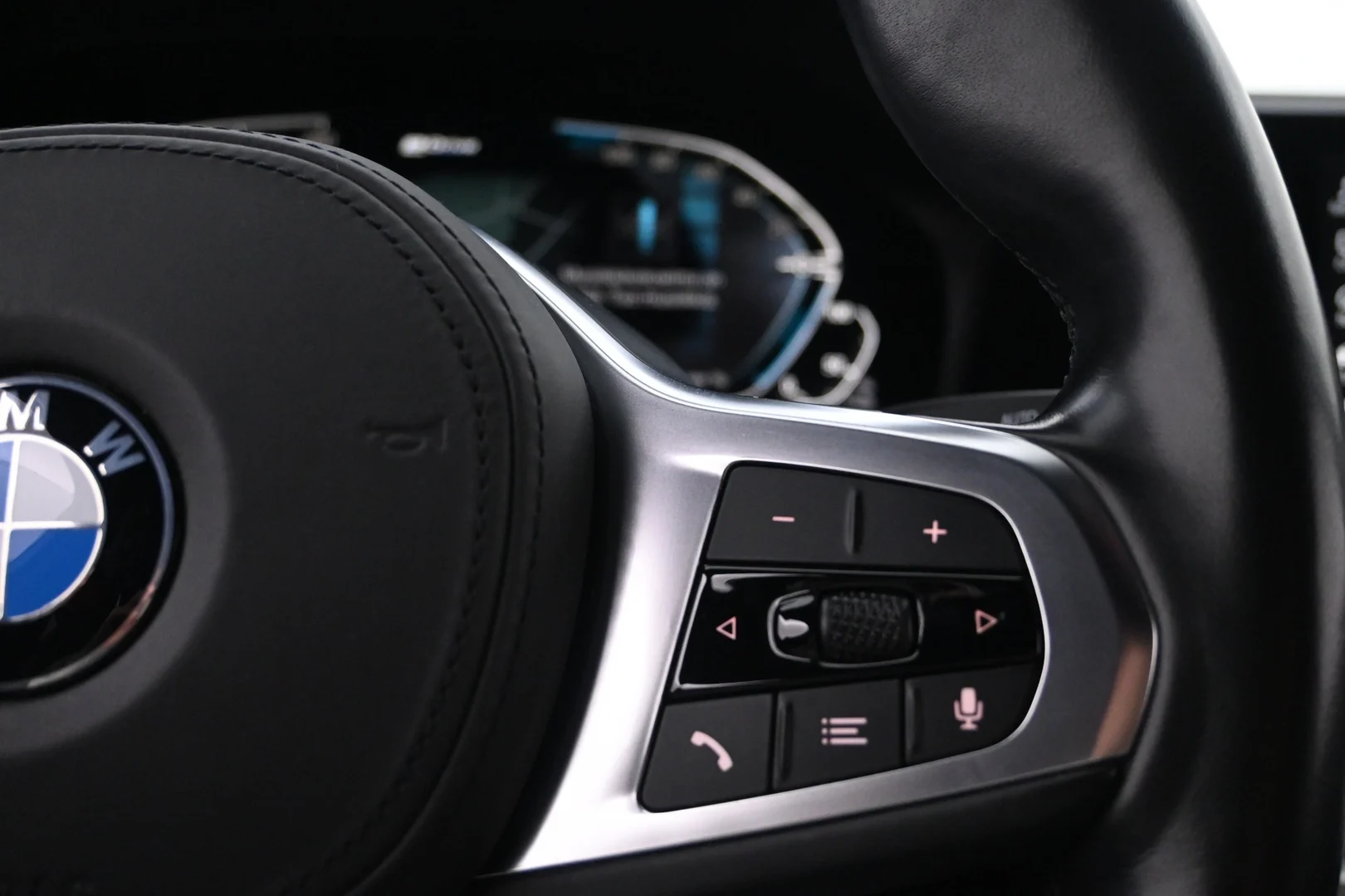 Car Image - ttO12BjdY9JEmiEHLniVh