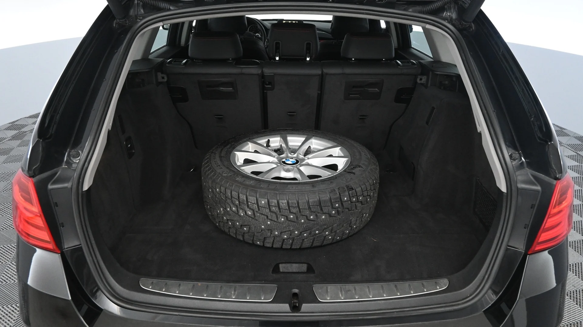 Car Image - 4YXs3iULkndyy6mQoVTlbp