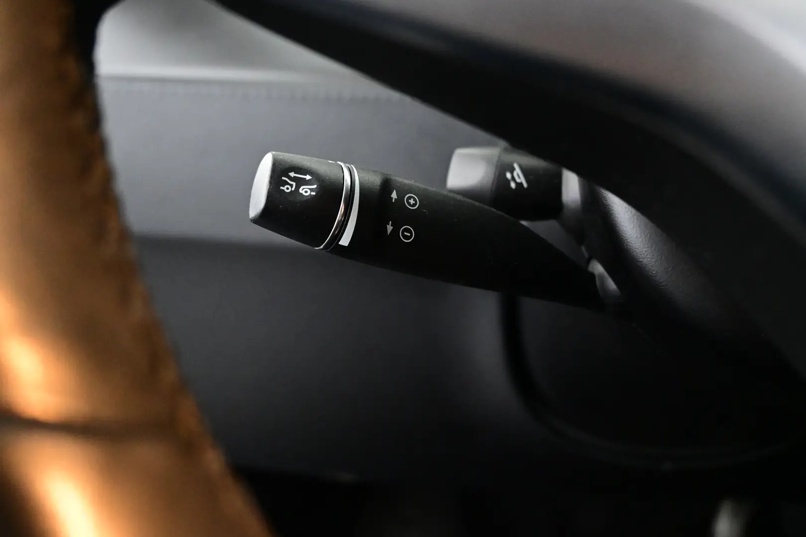Car Image - 7f5KBKewTFB8doFvq8jNml