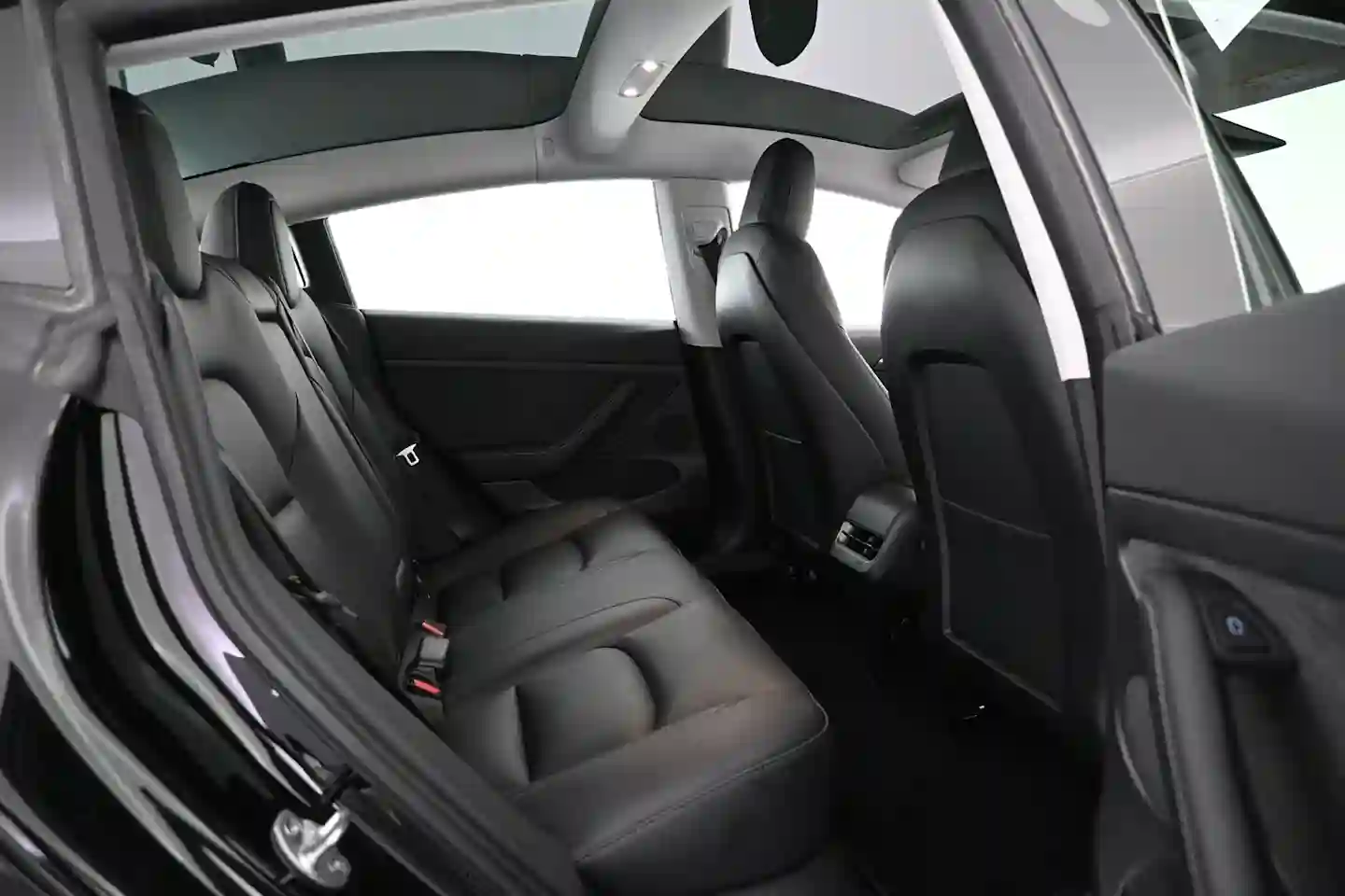 Car Image - 1Zj0zwT8f1VKLlf0wgKxS0