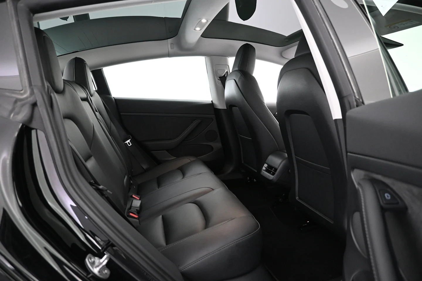 Car Image - 1Zj0zwT8f1VKLlf0wgKxS0