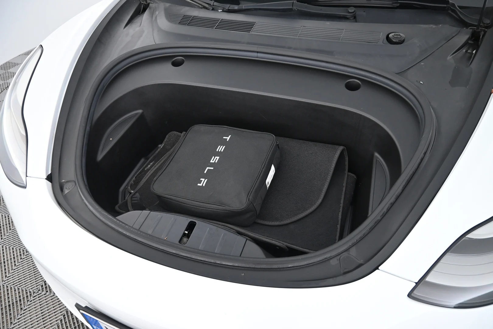 Car Image - 6mVDYmtTaH9UtFc2LLlleD