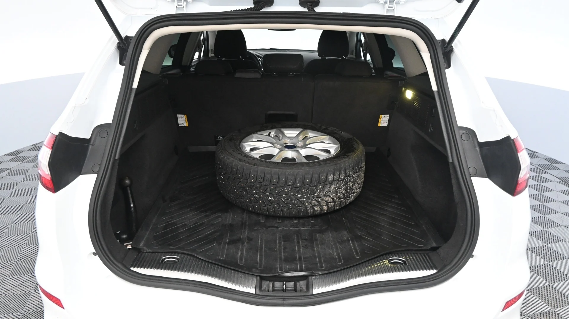 Car Image - 7yA7VA8Bbn4rVu1MrfO4Go