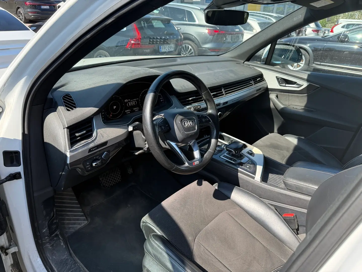 Car Image - 4Gi34Ug9mX32X2J4J4qWoF