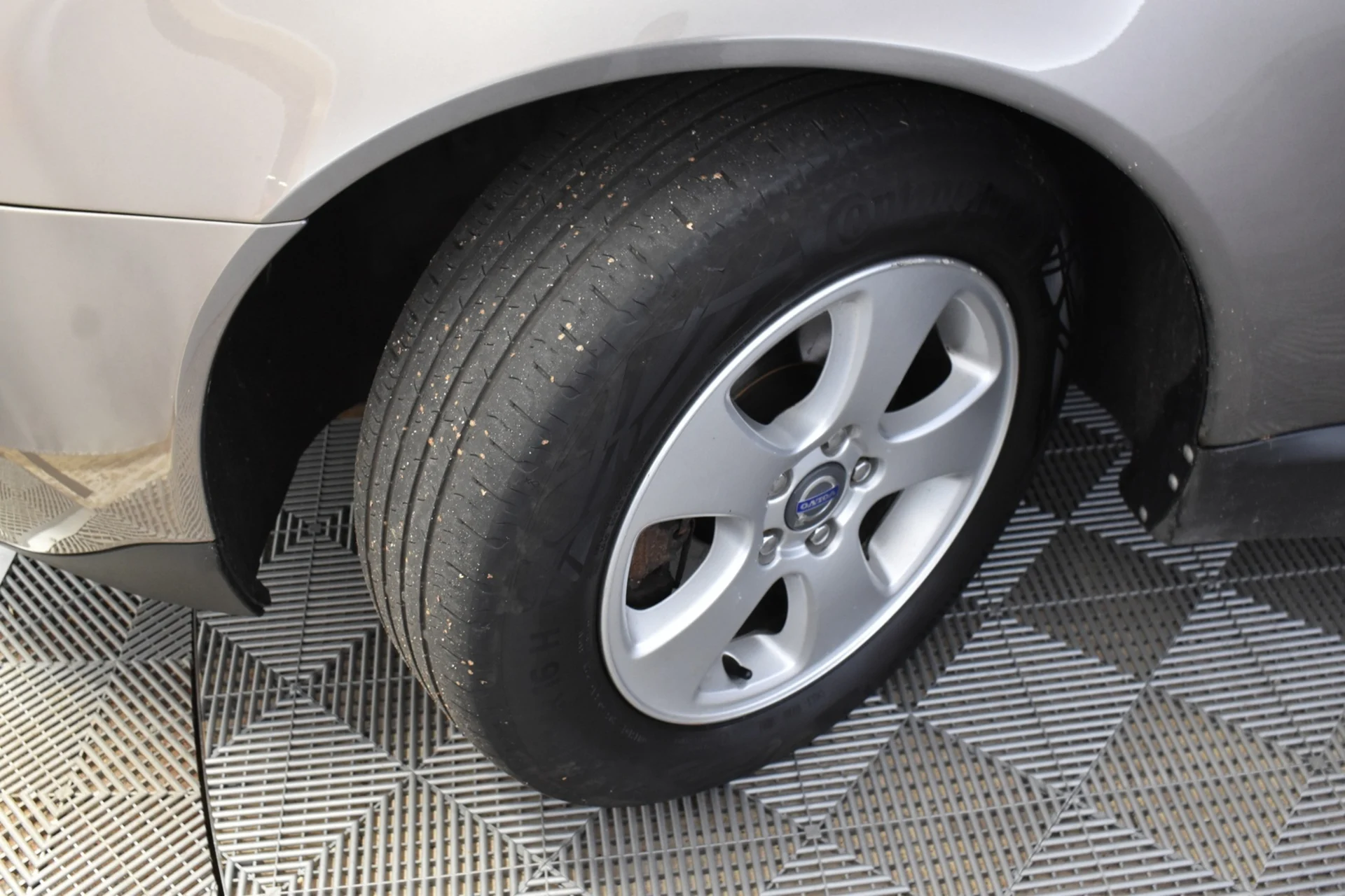 Car Image - 4UQGMv36nkYGtKjvi3QQ1u