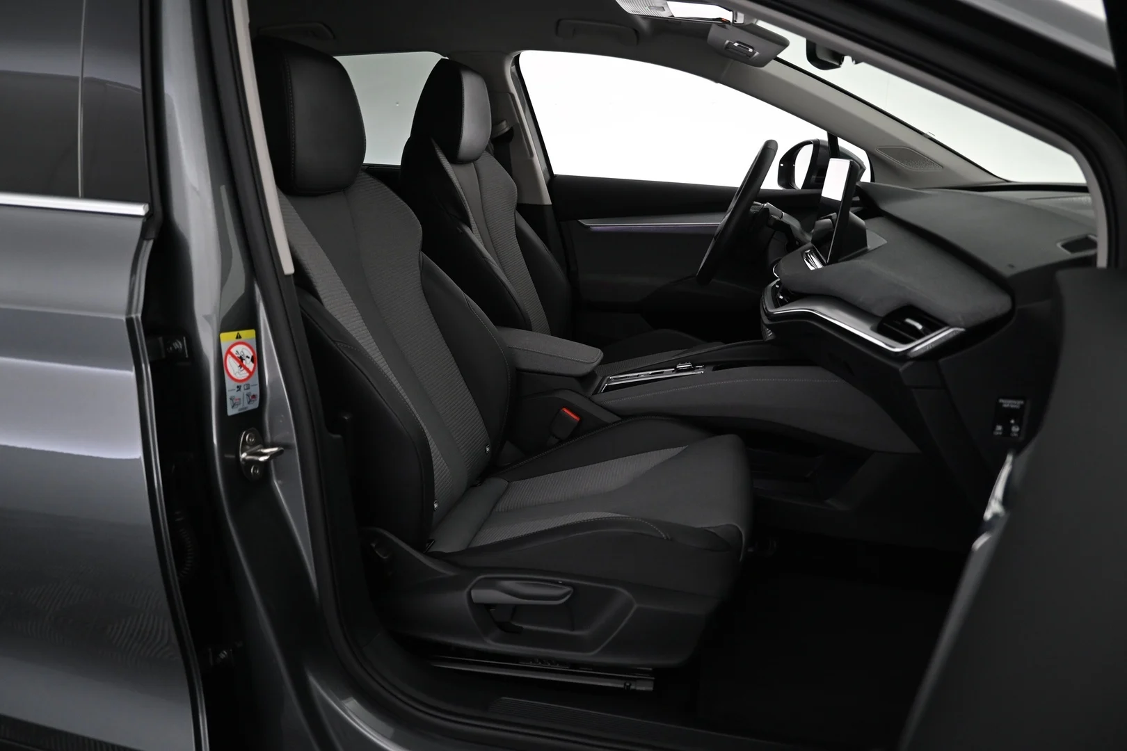 Car Image - 5ViY6oYkCKDWVPuPmtDv8m