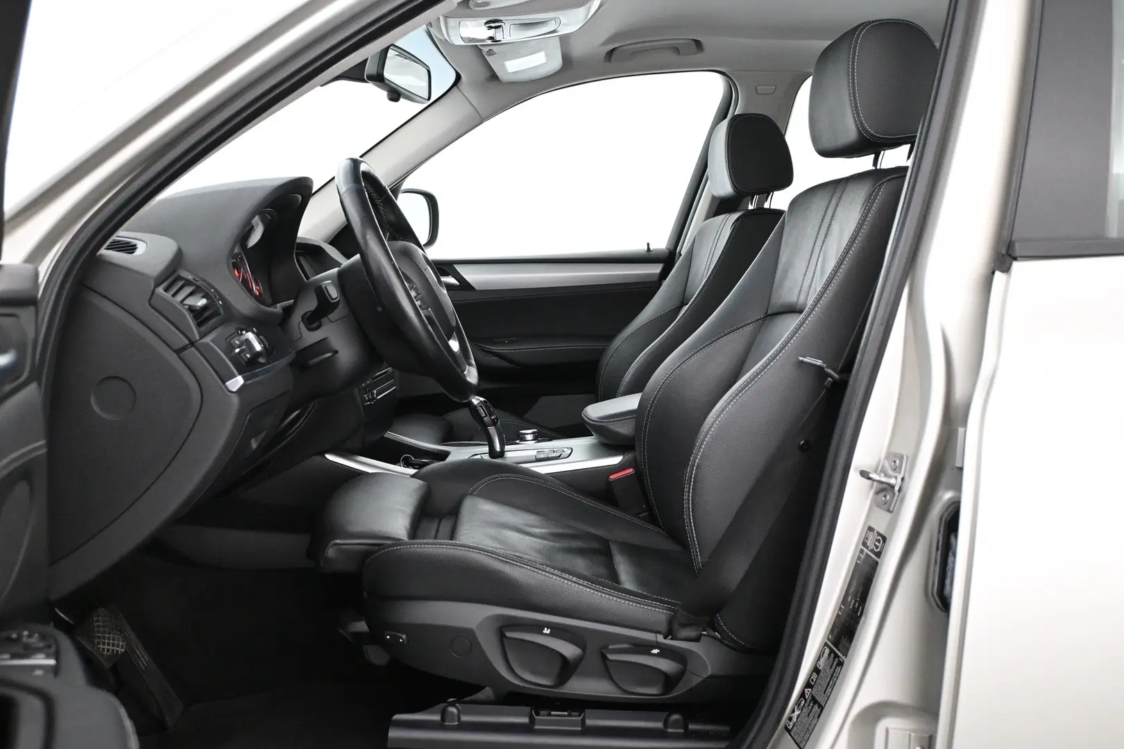 Car Image - 5wwp6gW9fC7WCYCGILXIgW