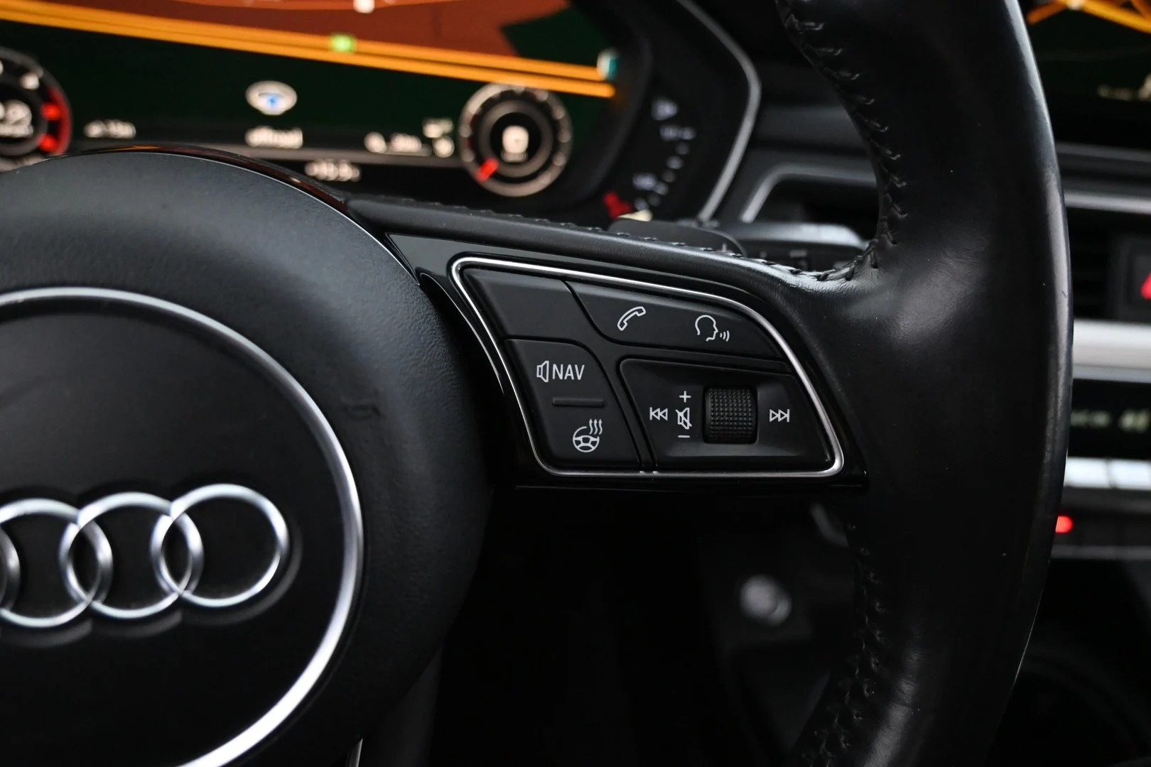 Car Image - 1YOdjLYm40KUFnFl4Q8UJx