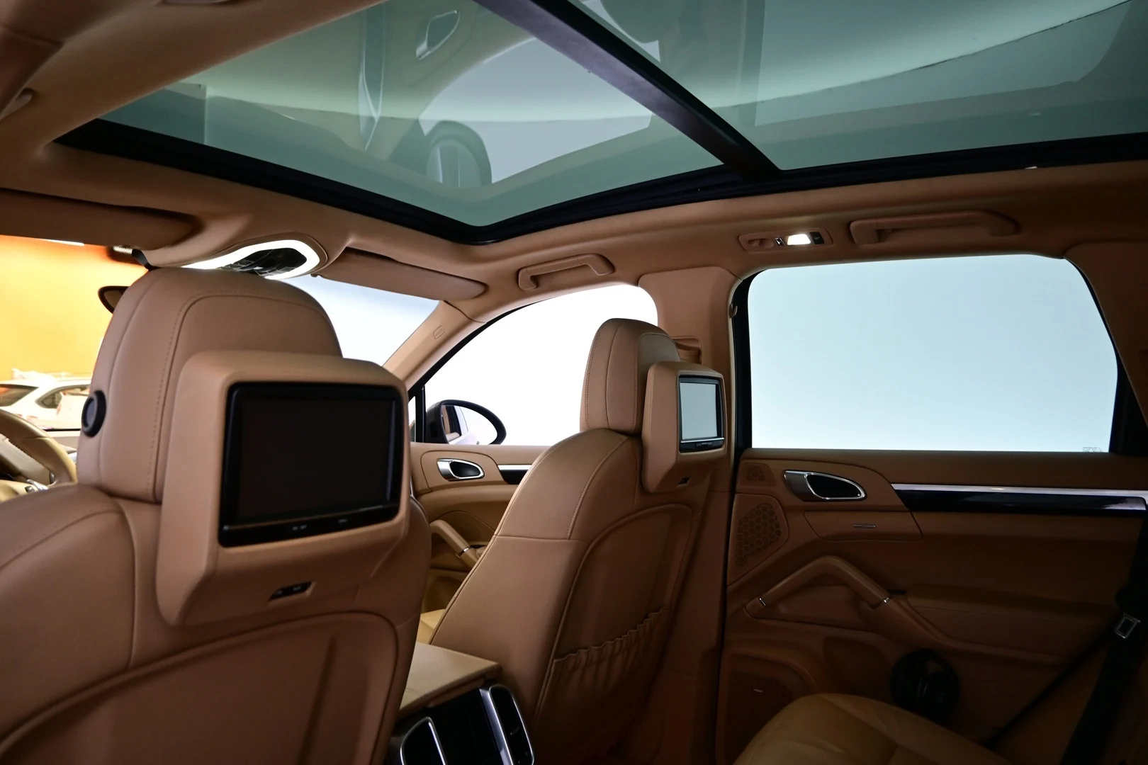 Car Image - 1qlTHlC984yTLIhuWF6bIl