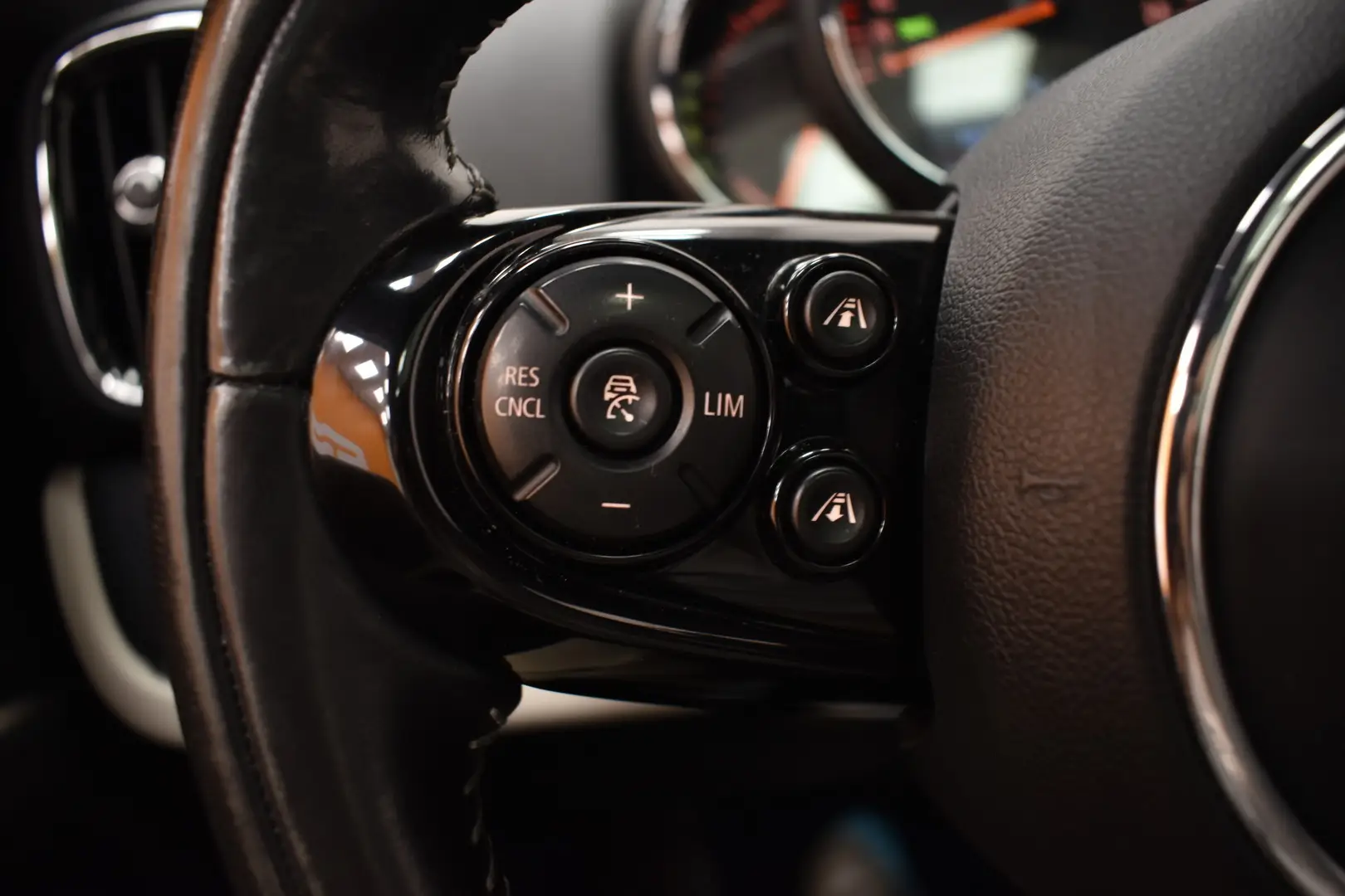 Car Image - TLMuYTmmSDUf3TkvFxGbd