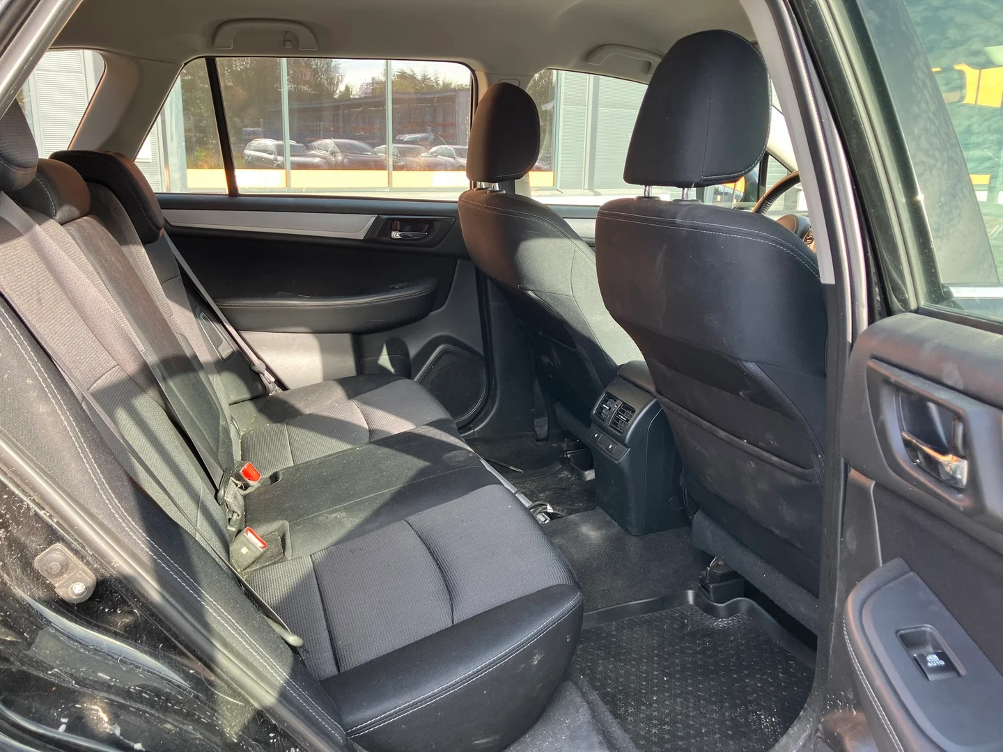 Car Image - 1UTfvhbwCMFkmJqueZtHRO