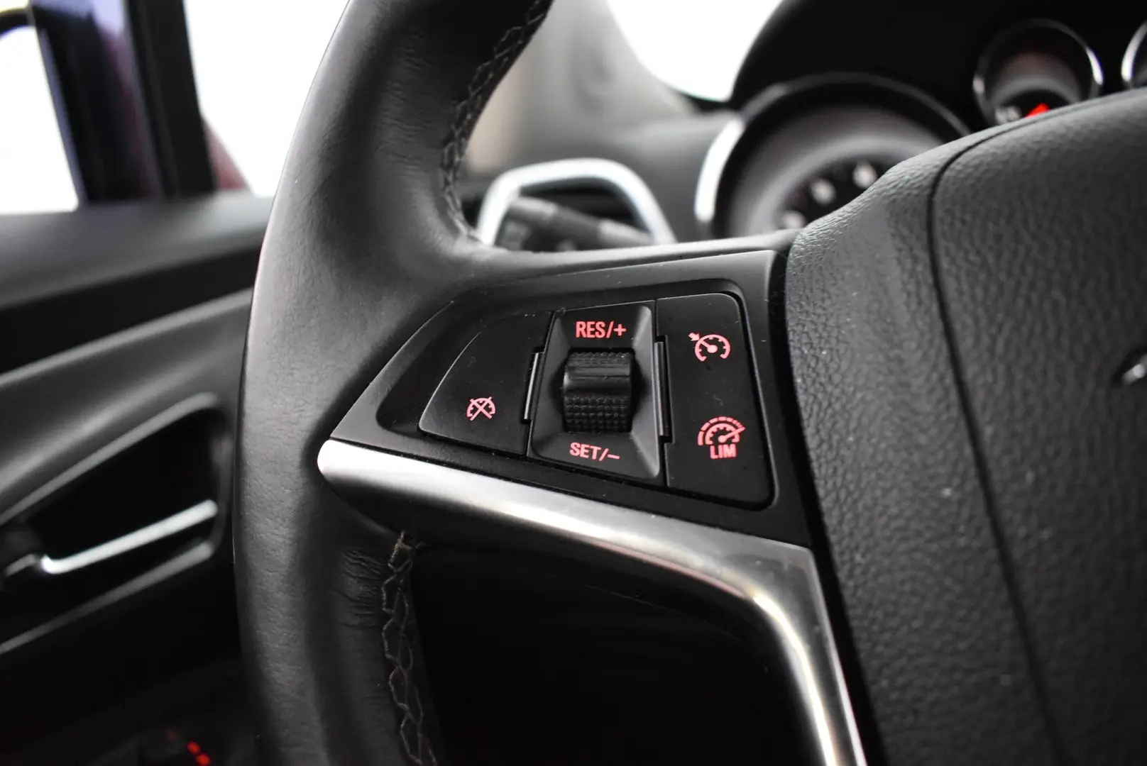 Car Image - 24xWJ4jls4gyAIPV4un2yt