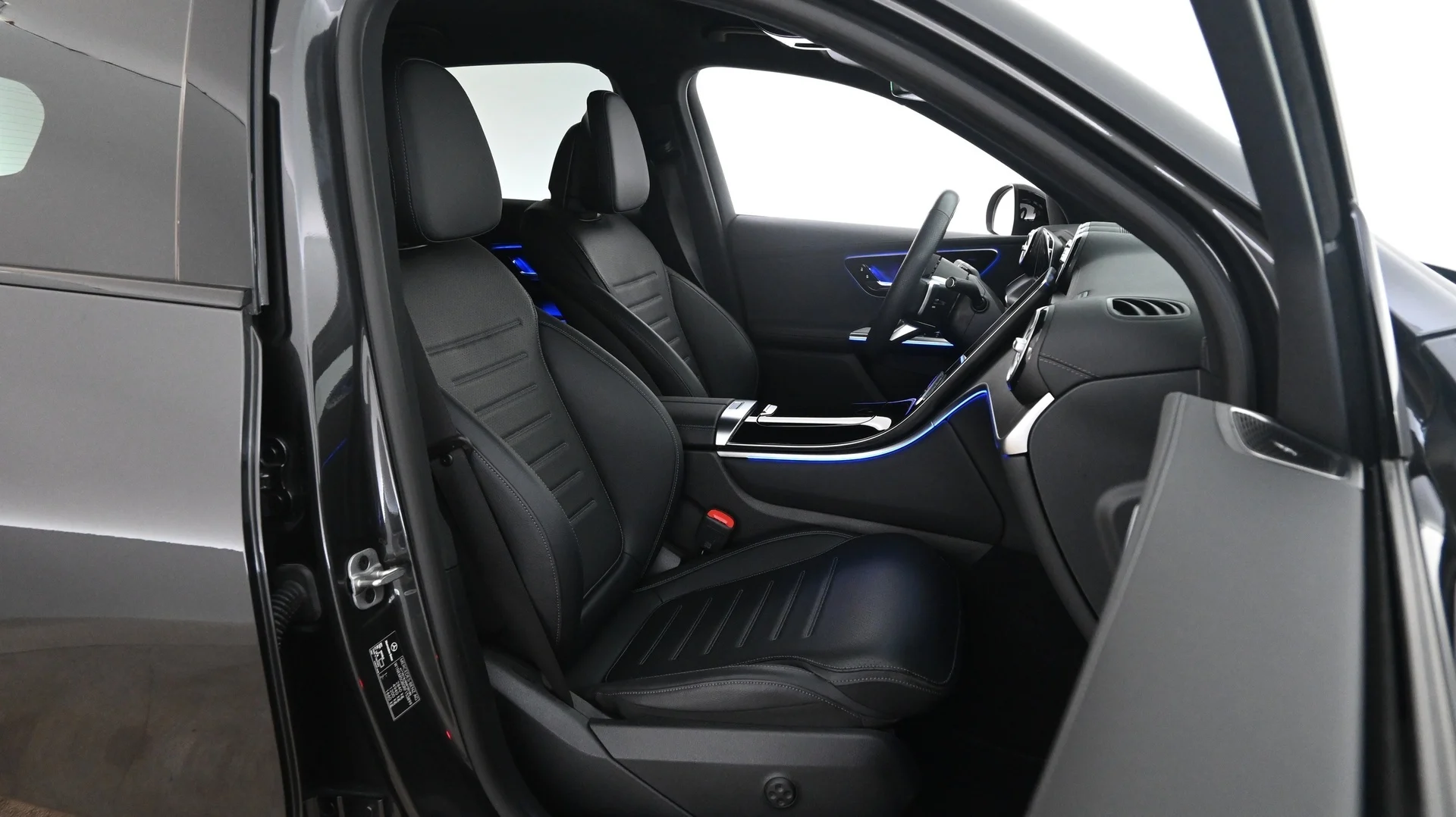 Car Image - 4hOq4wP8QfFCYD1VuGGxyv