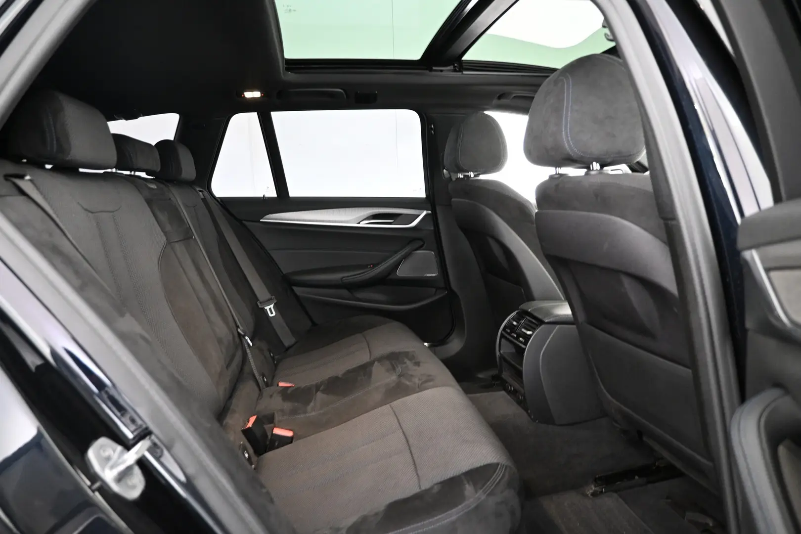 Car Image - 7pcbJFQmL7XLgF5rJRMe7c