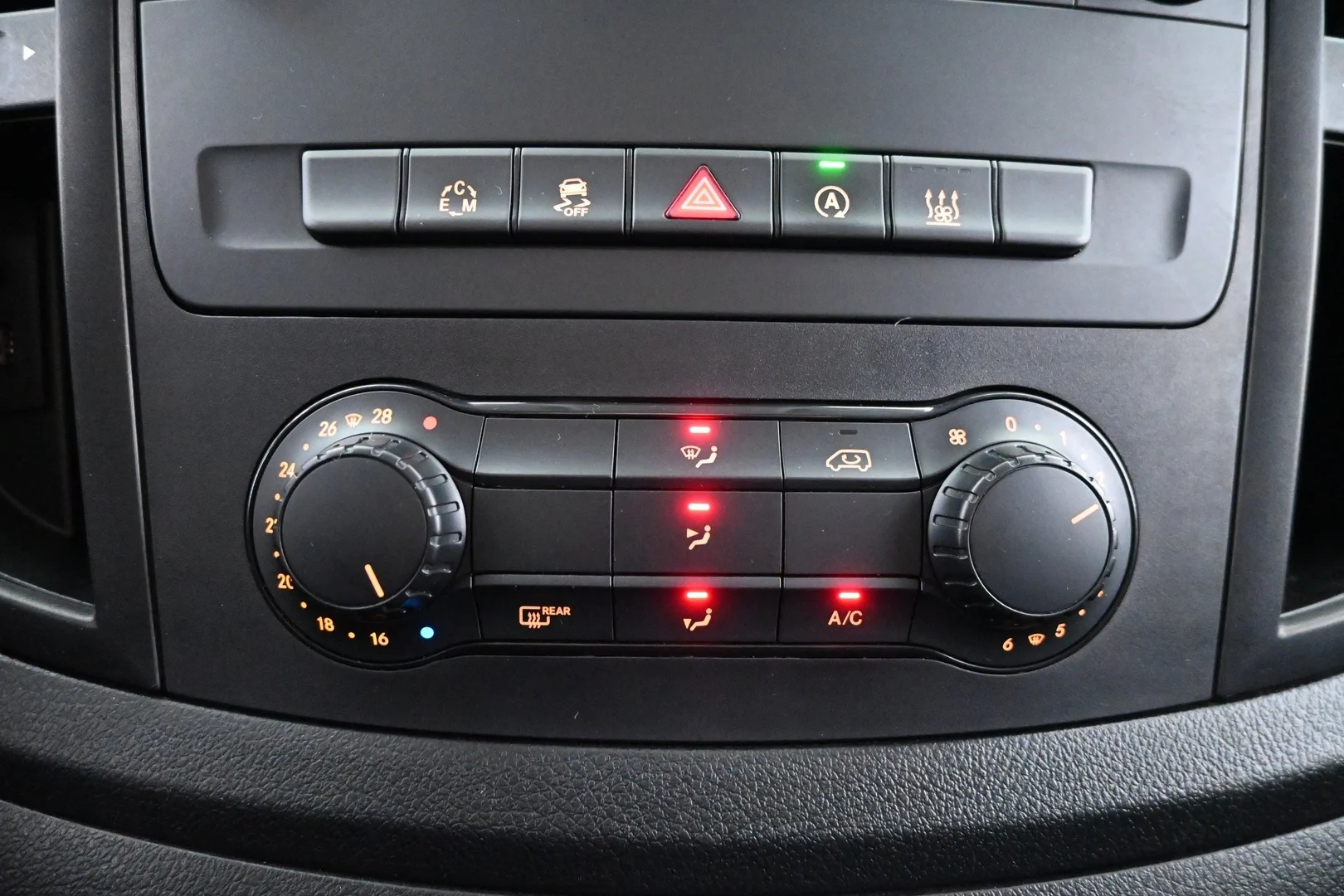 Car Image - 3NnApvnVvf4cHoXu8MrSoO