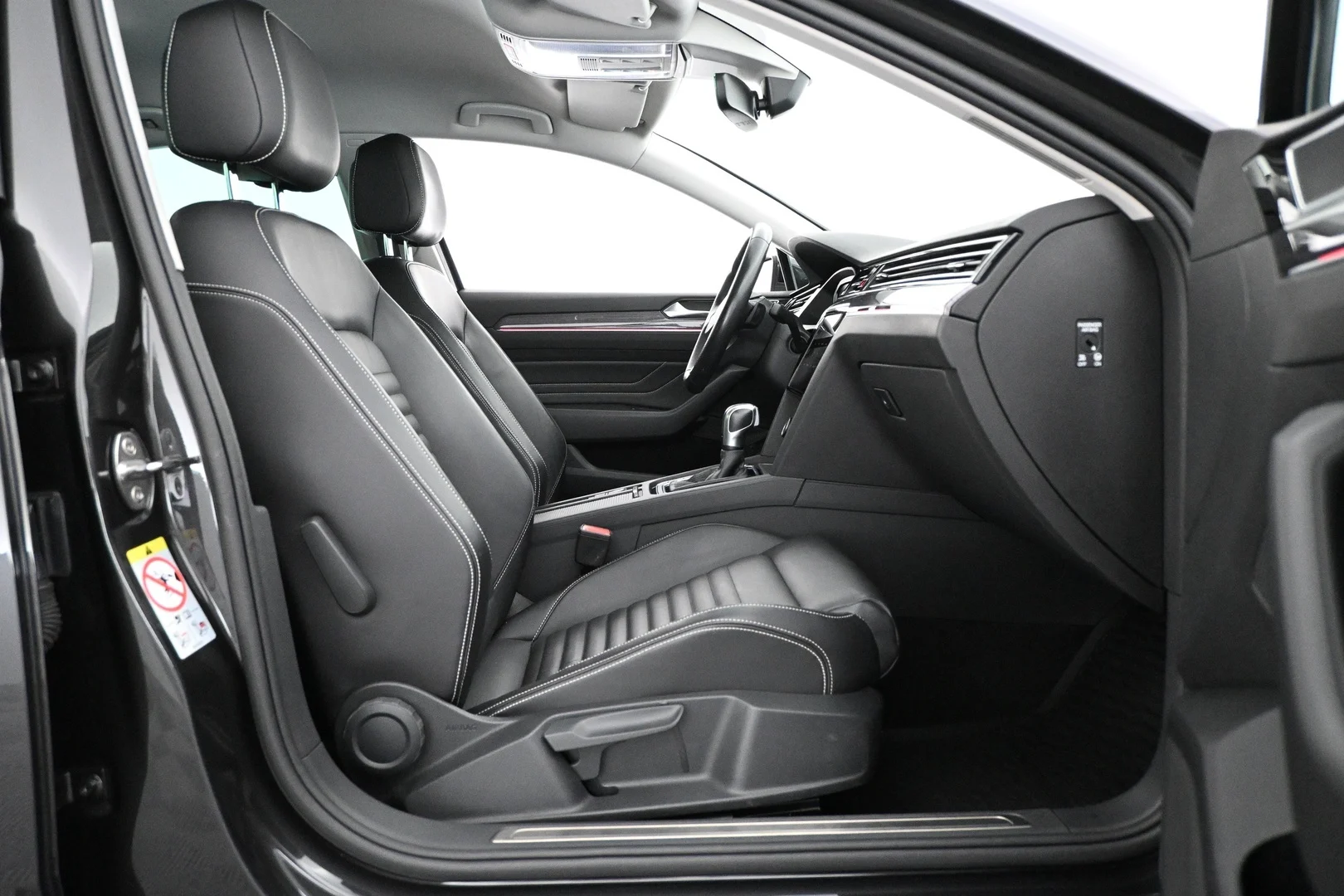 Car Image - 20S2UE41TiDYMDDlW1Pm25