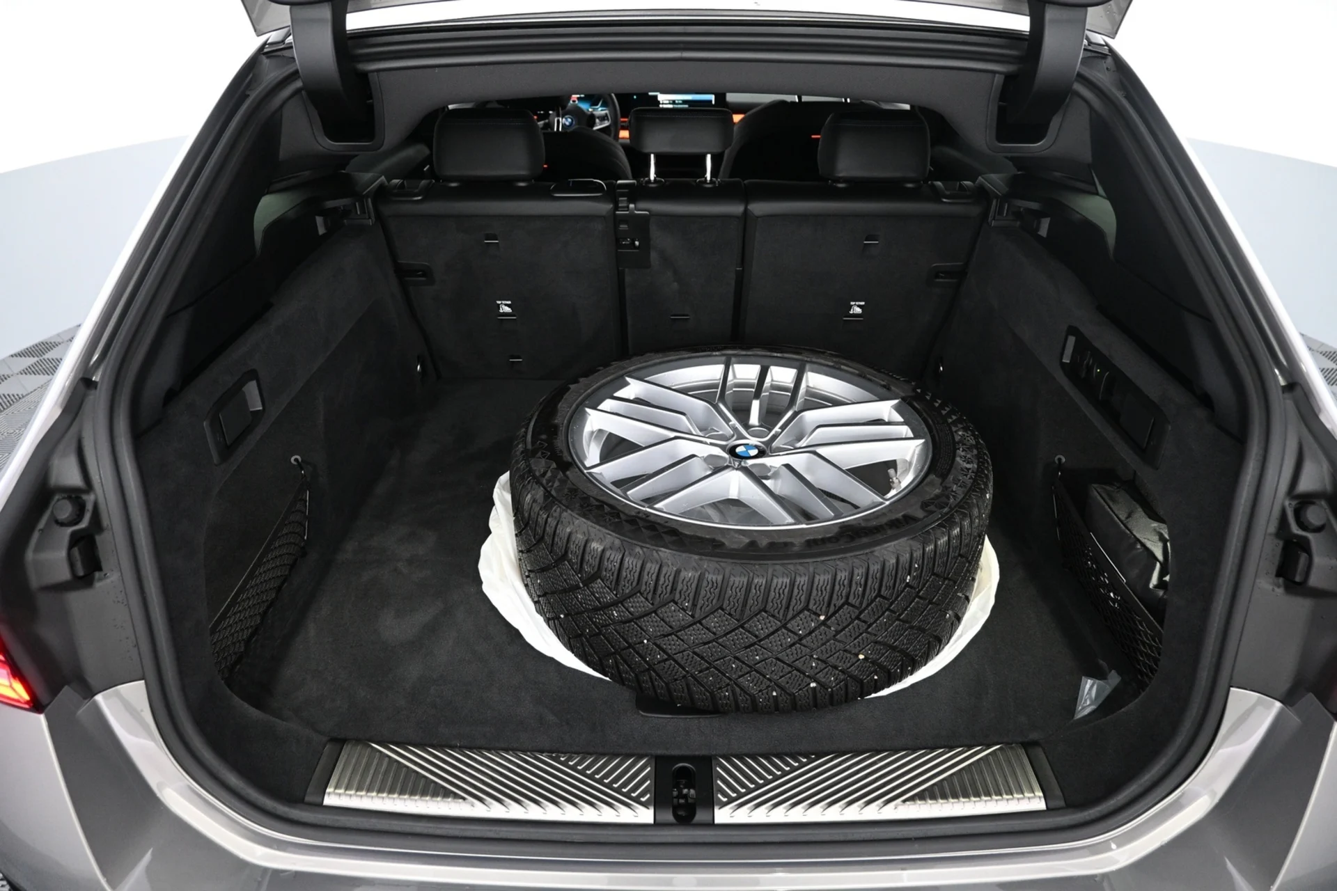 Car Image - 3fLmq34zL5Nn4X1hOmxT9N