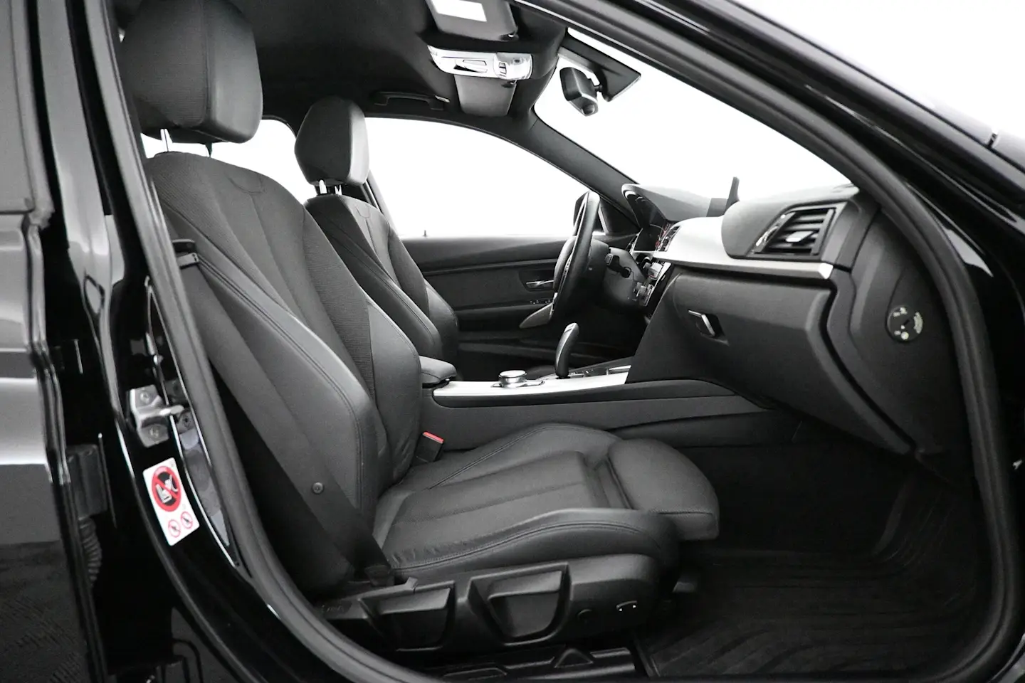 Car Image - 4Q0uElHJepHqargVVtLY0m