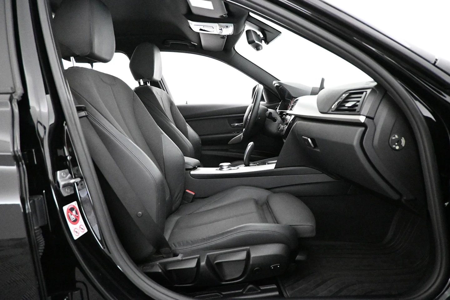 Car Image - 4Q0uElHJepHqargVVtLY0m