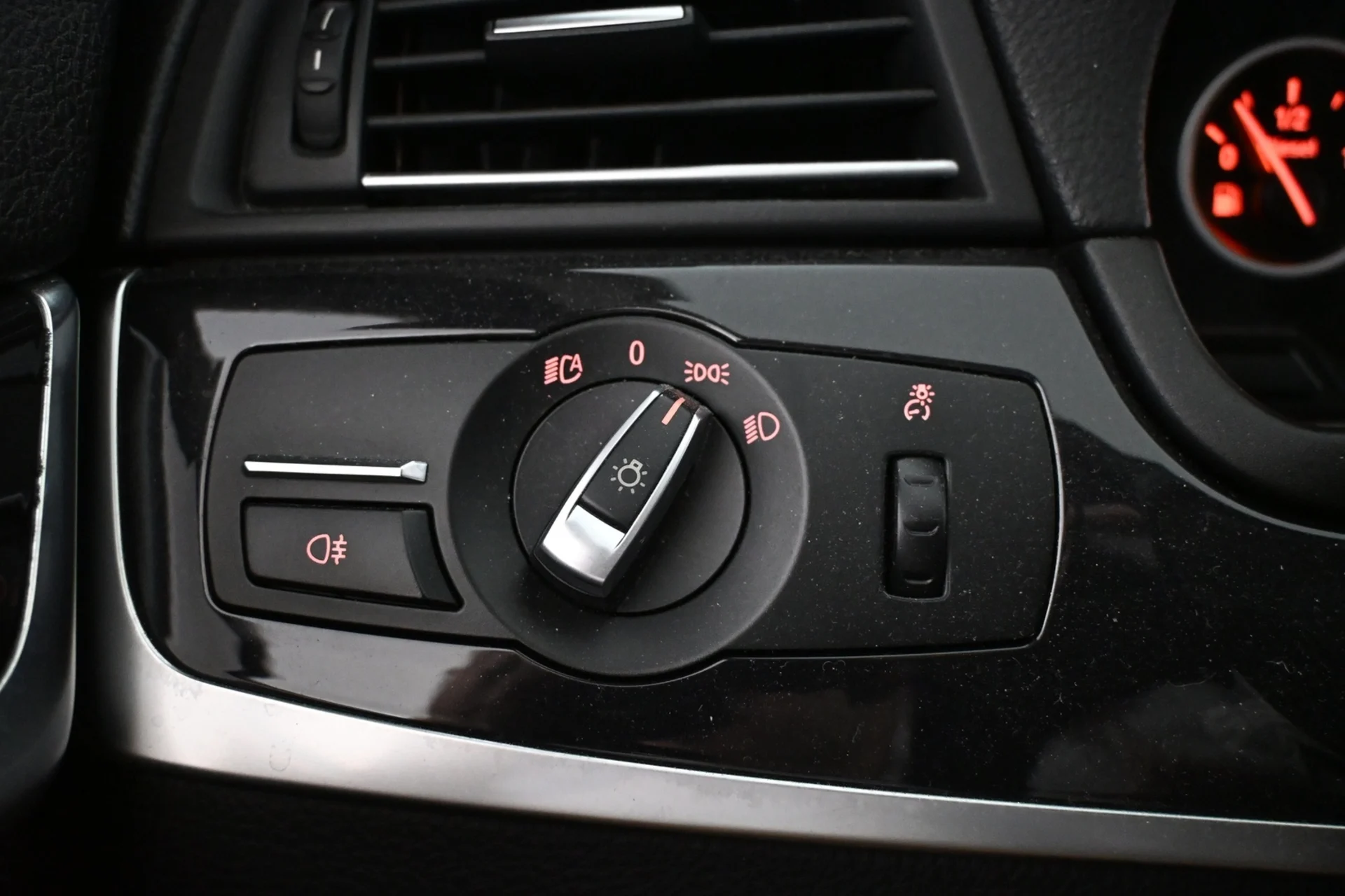 Car Image - 2iCYqVT1Ztpr4IeptAMqD6