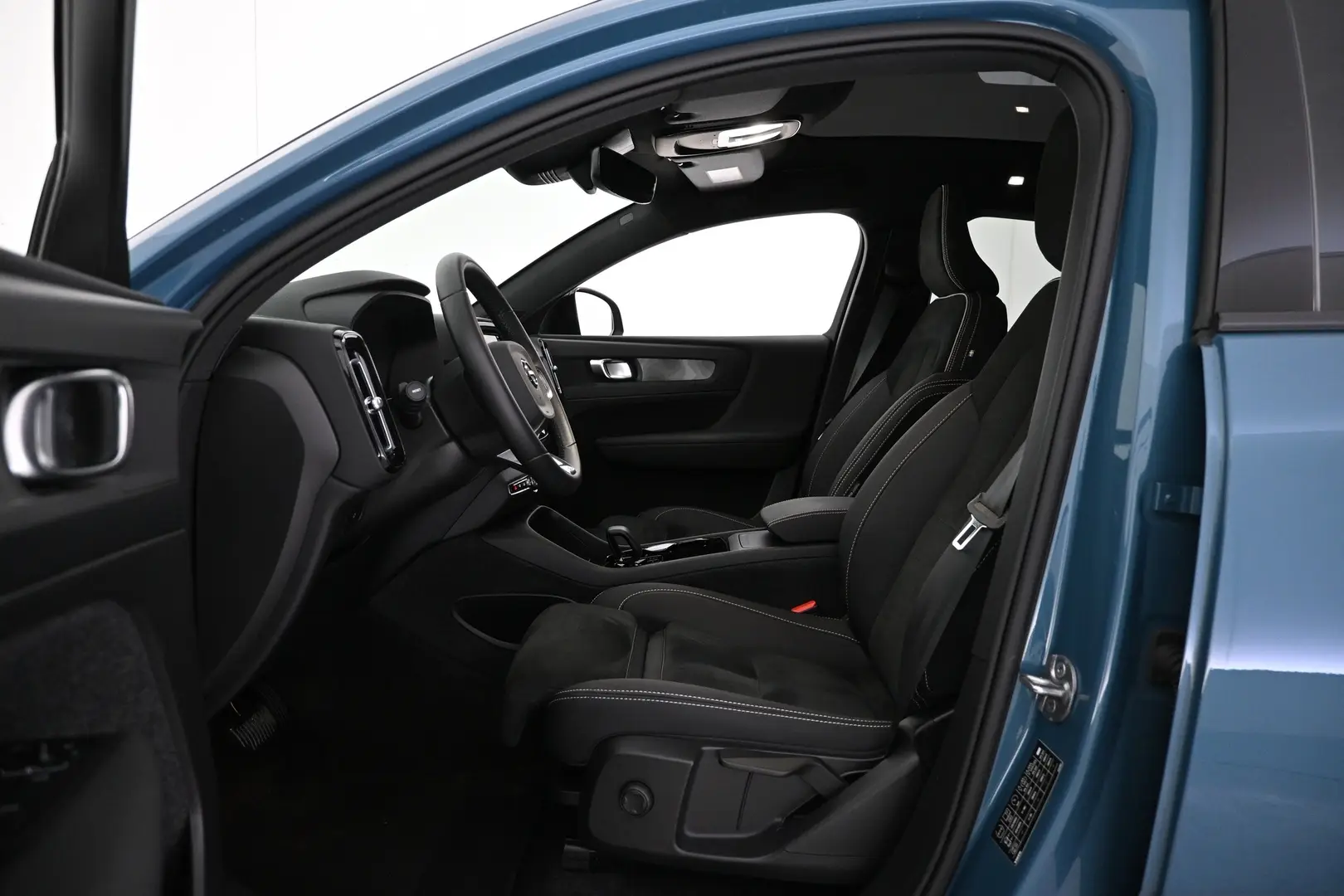 Car Image - 3DMEBPbxxknhE4fubjvMN