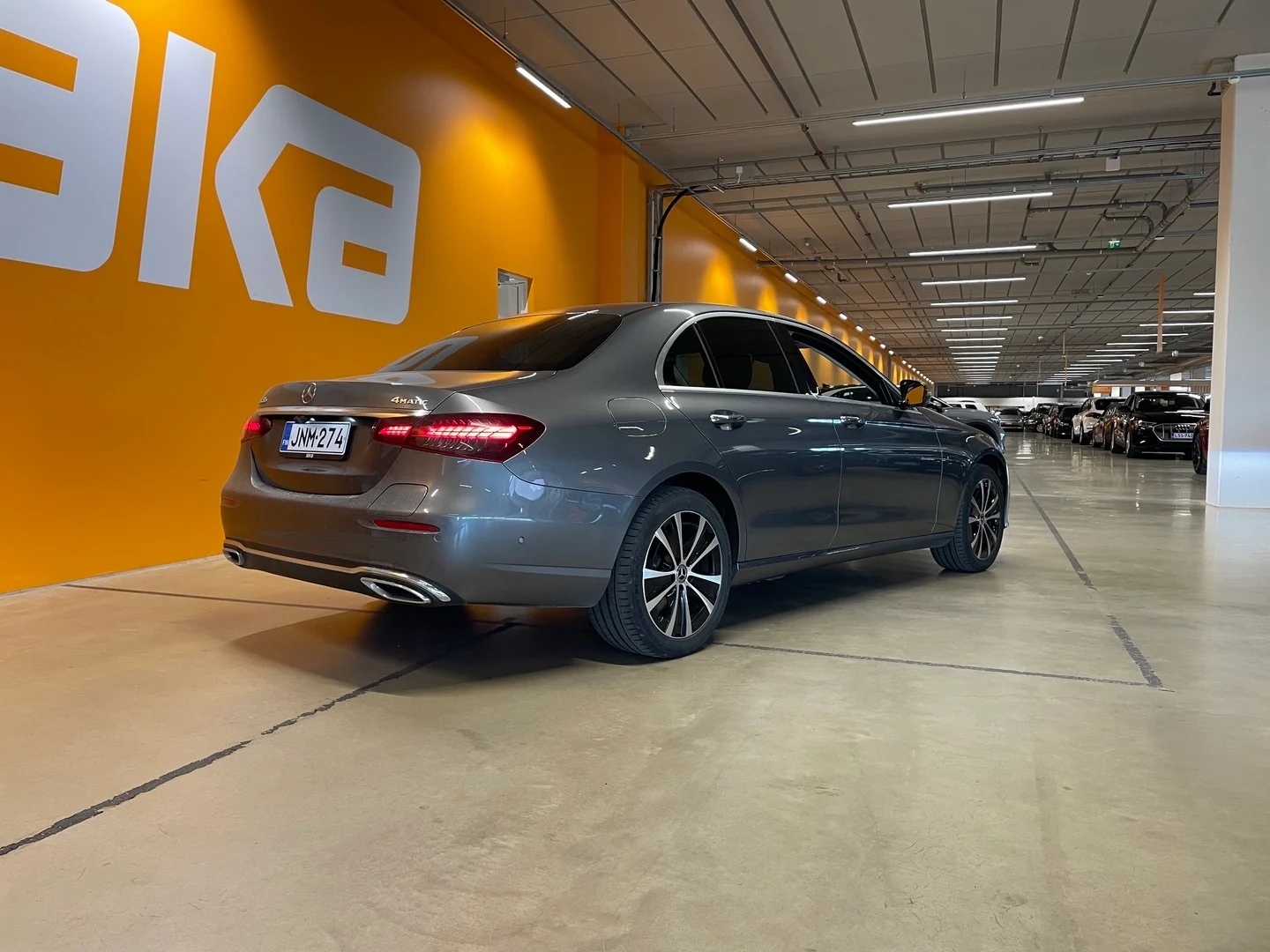 Car Image - 6dsheD4qdf7r1SccRR8xbn