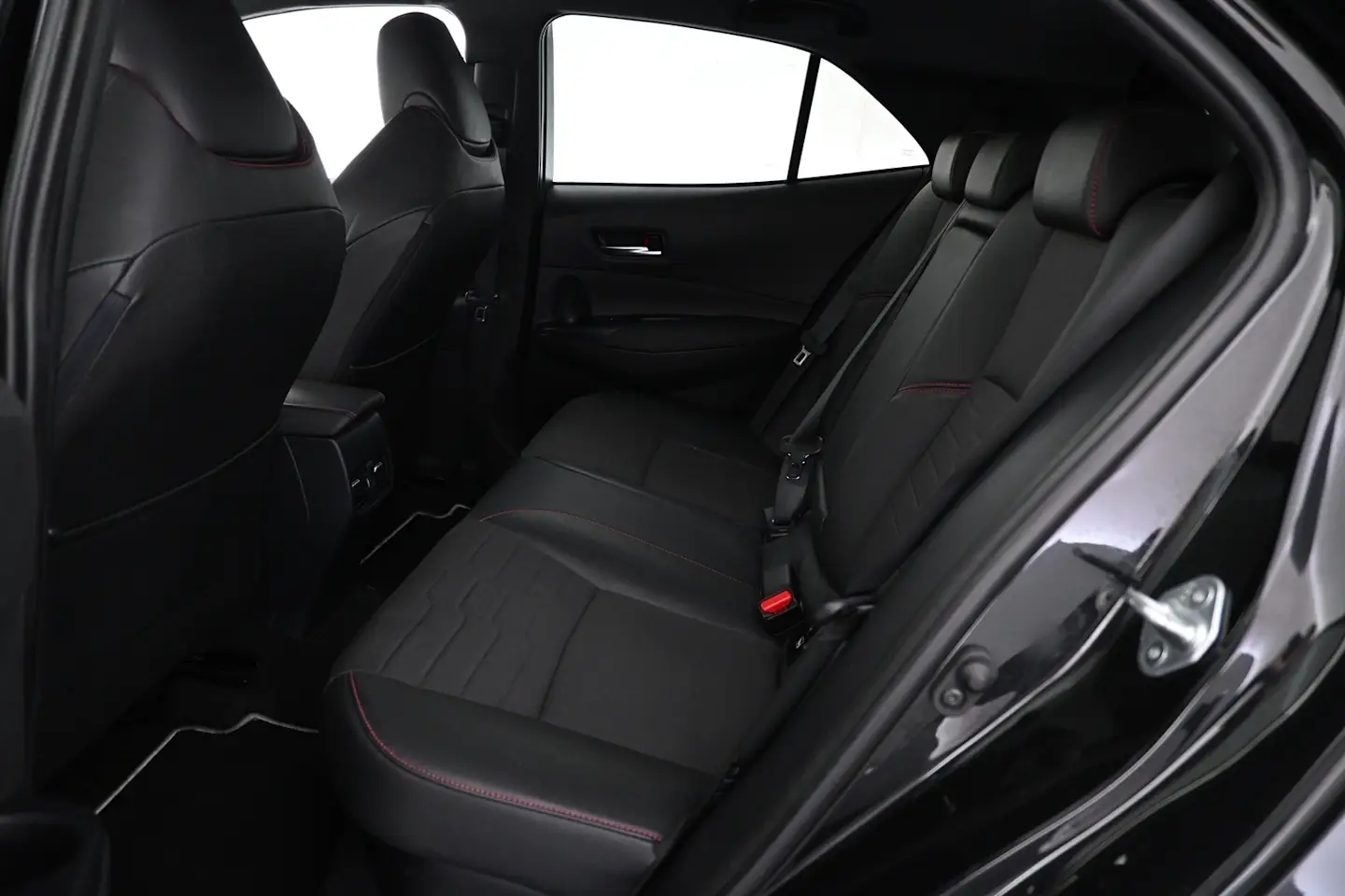 Car Image - 1Vr30HtVO6SFn3jMo4Mguj
