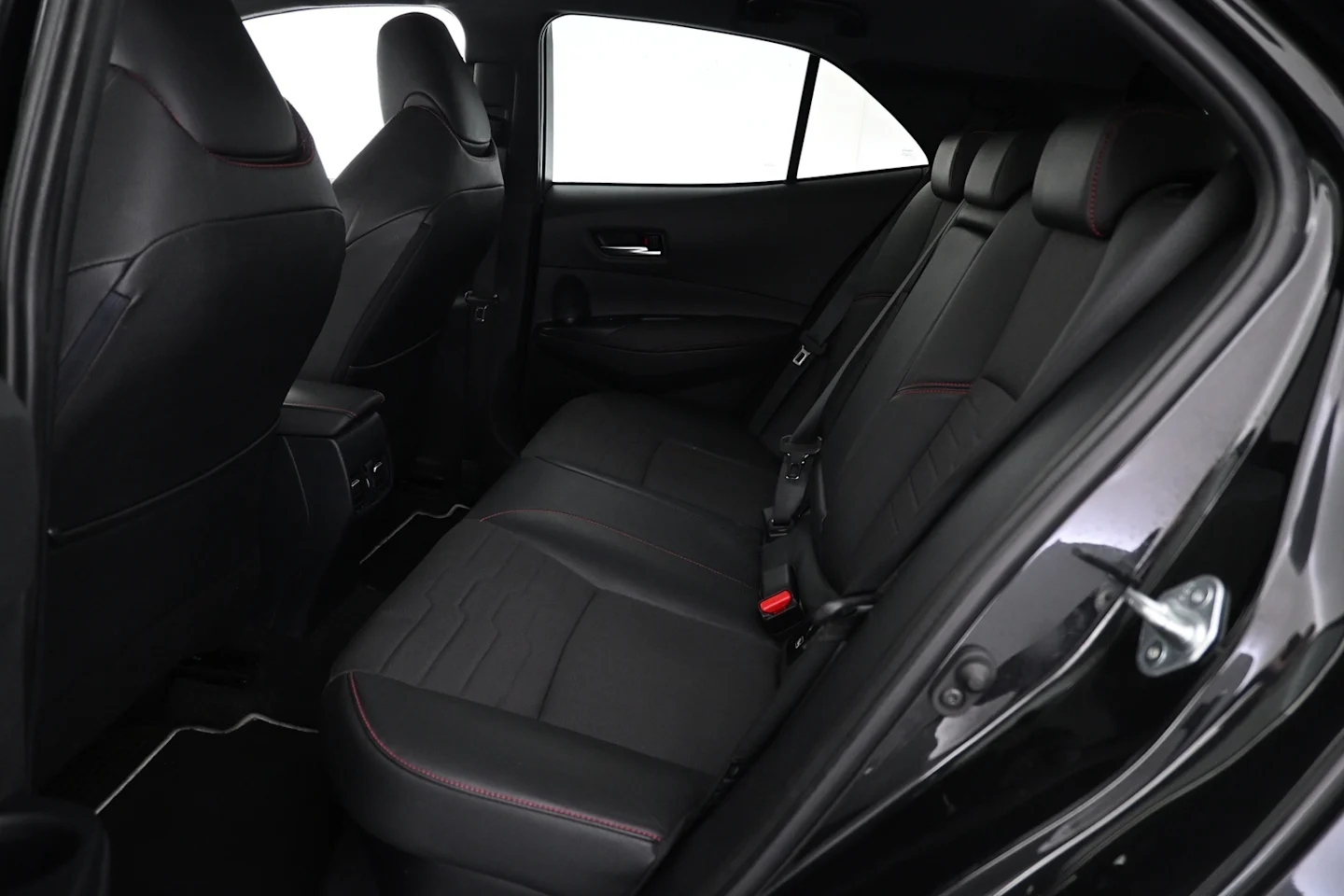 Car Image - 1Vr30HtVO6SFn3jMo4Mguj