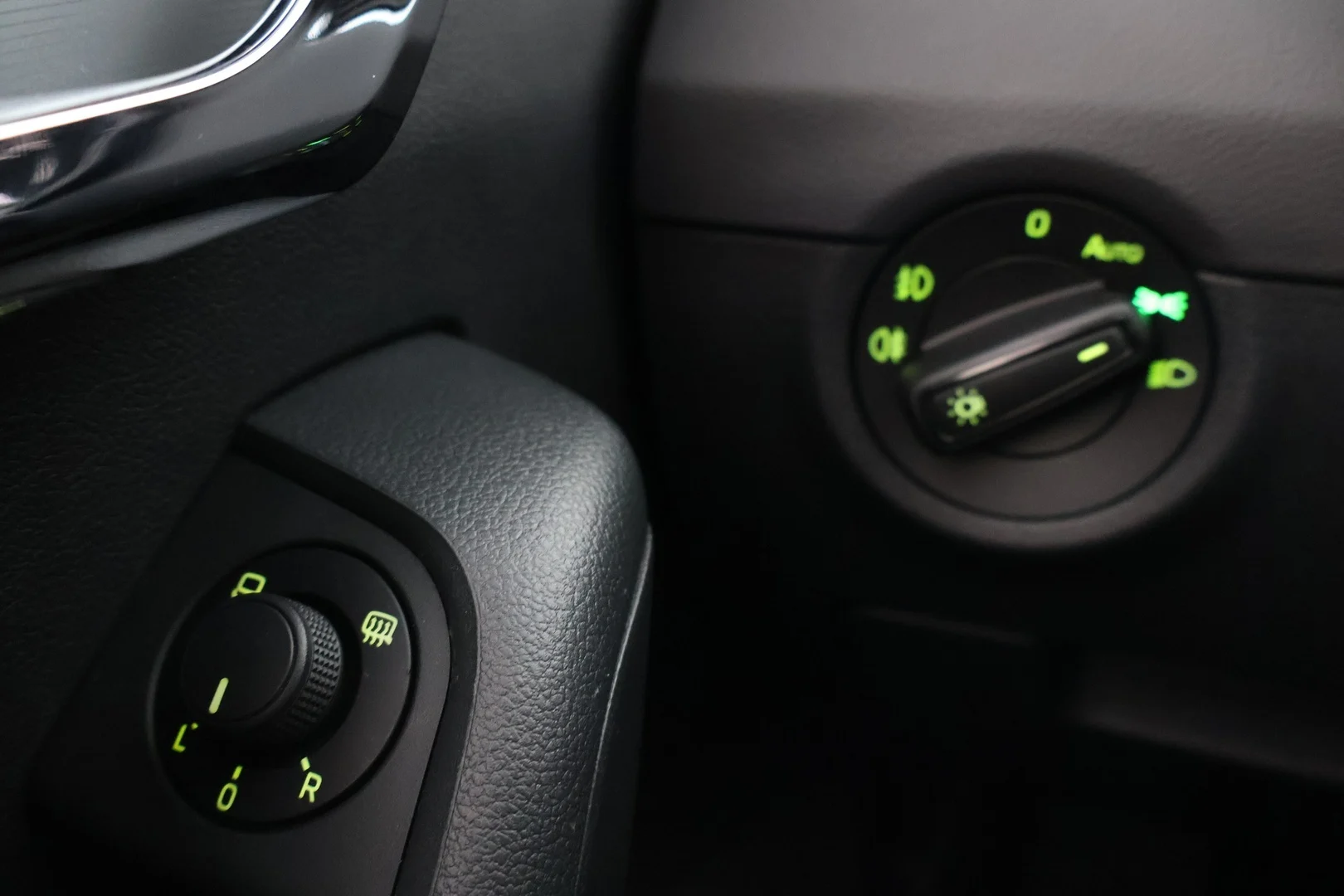 Car Image - 6Lm6AhTGhhcbybnQITl4iu