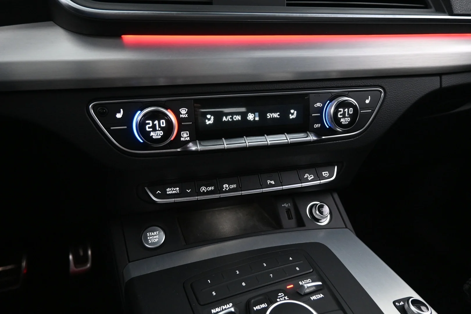 Car Image - JchVWG8fCsDUmIMJ4pog0