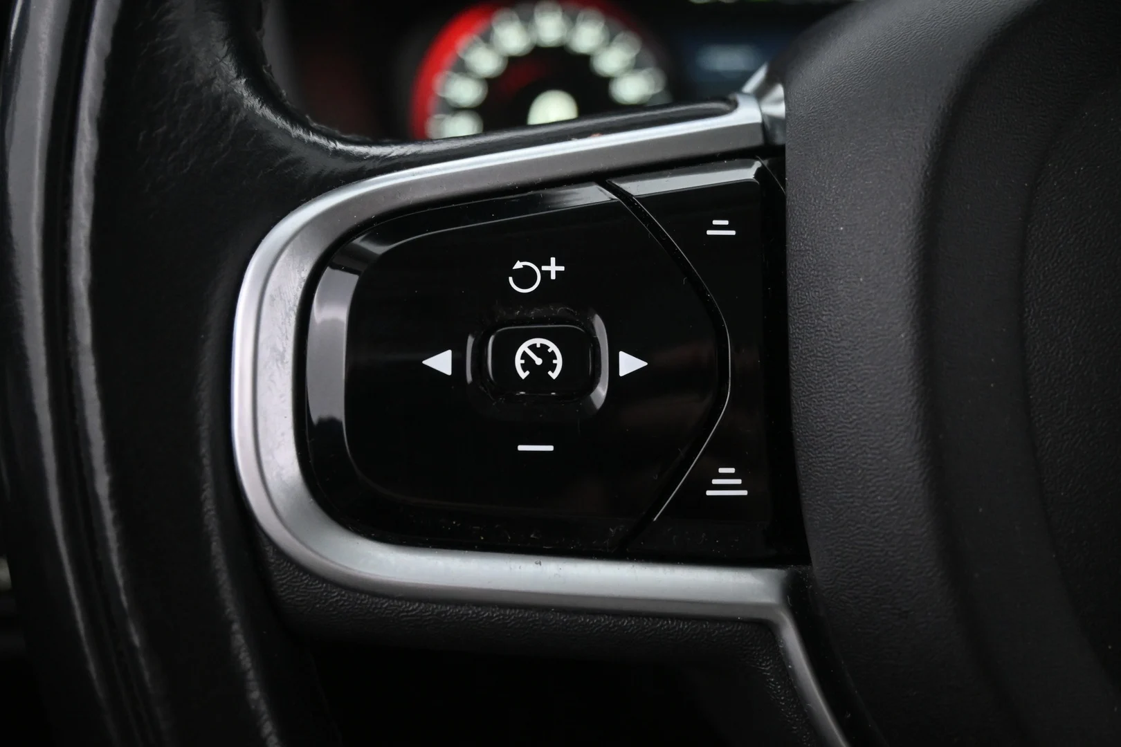 Car Image - 65Hzaj4q2xbuDqVeP5kYwb