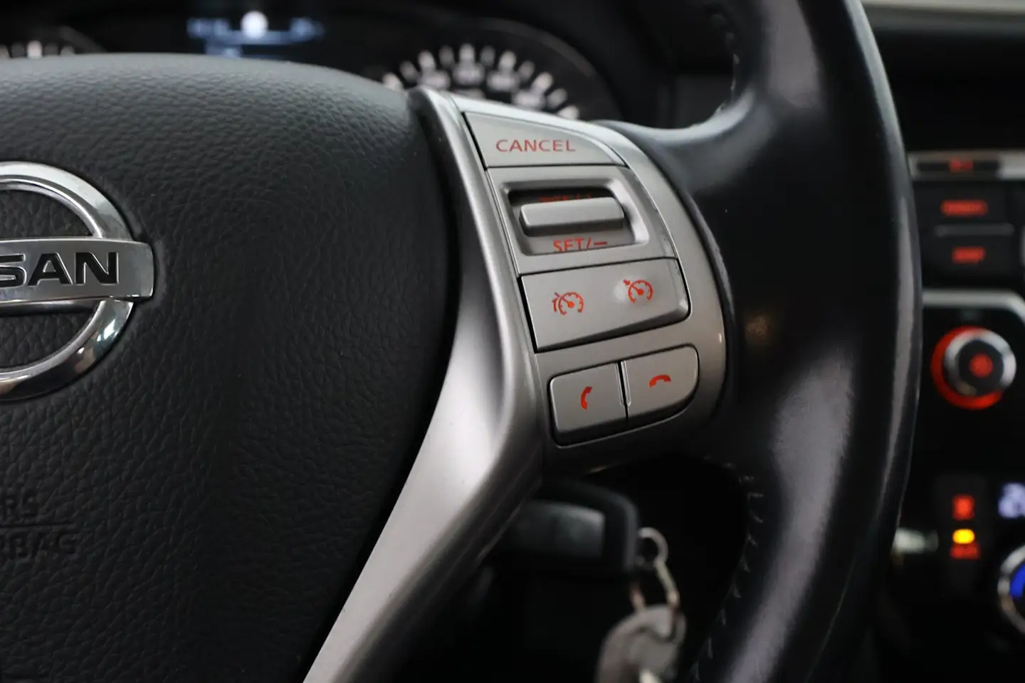 Car Image - 7l2MUxzMMZWmWiRGr6okj6