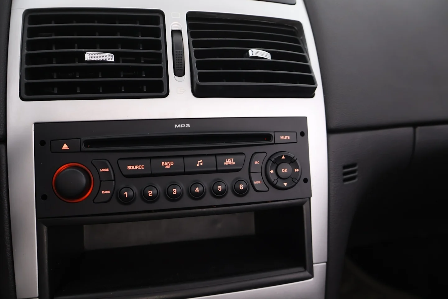 Car Image - 7lmxlUp1crVErCoIMl6PWj