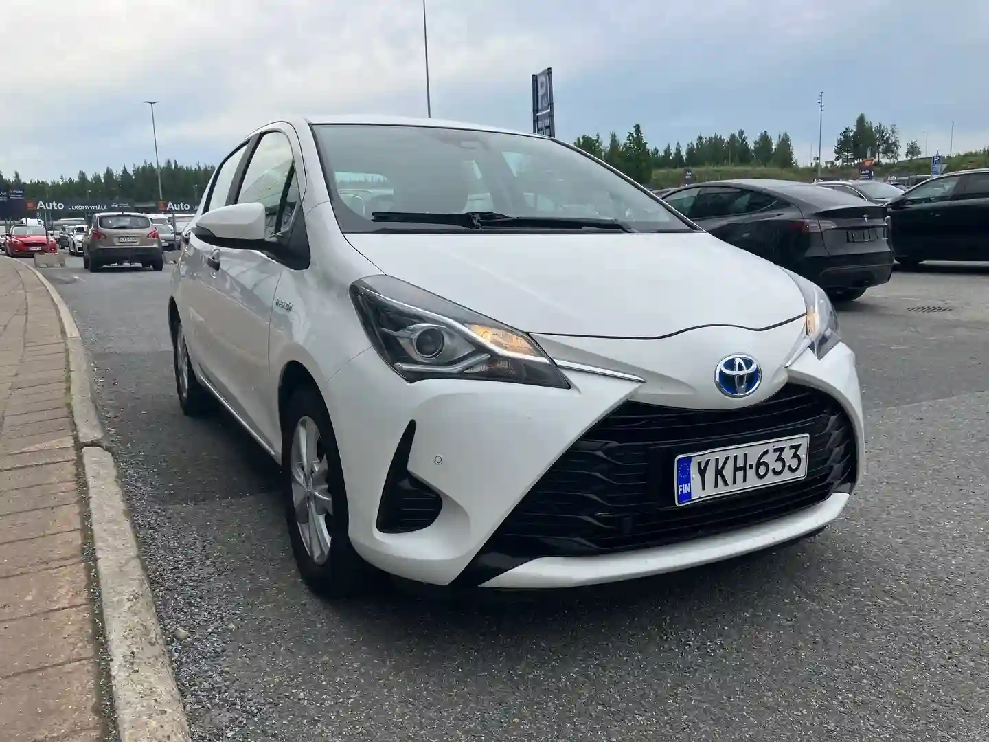 Car Image - 7i3LGTPwYujGVagvVhPd4A