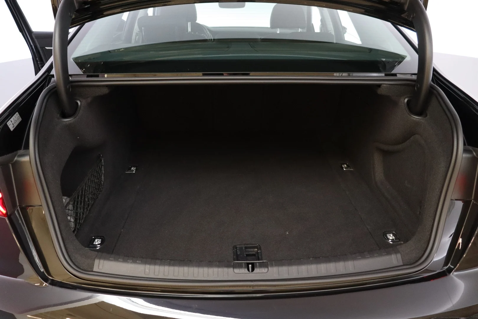 Car Image - 2WinmMM0zxEBvKbJHRxJLB