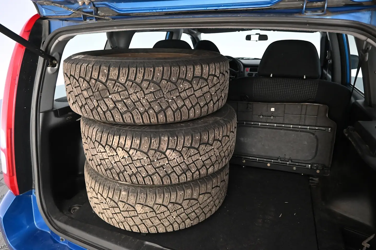 Car Image - yOz3wSoch5XVpoD4J0sPa