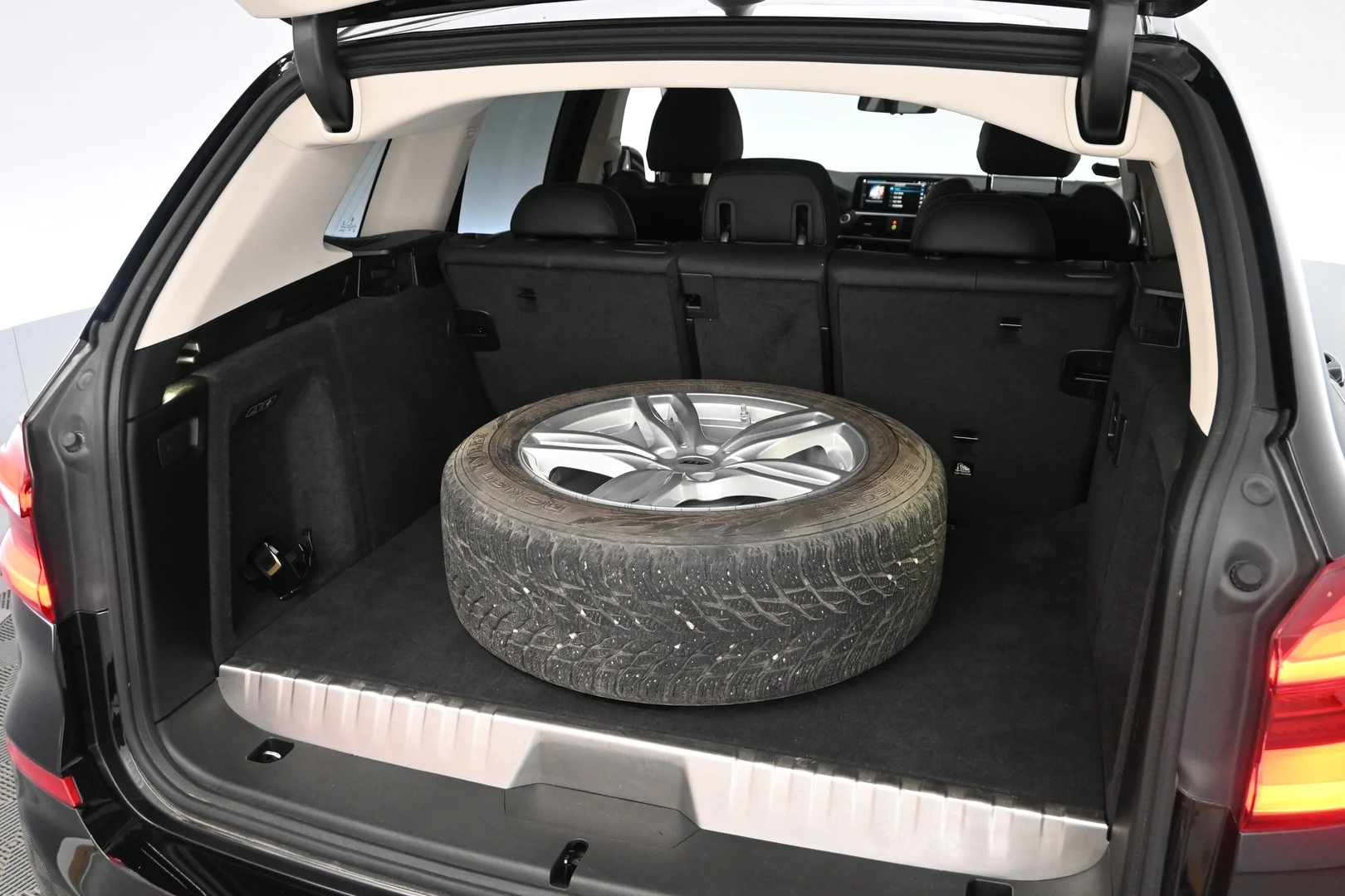Car Image - 2IyQ4AJqzsFfTdaDzy5t2o