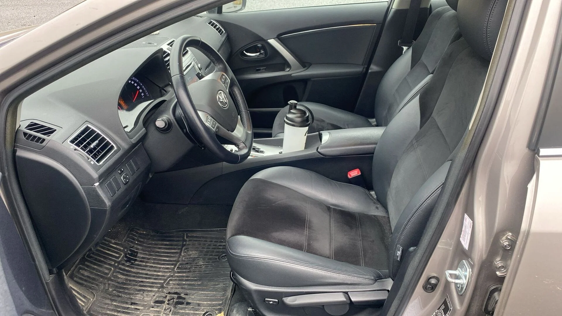 Car Image - eeGYIOEb3jXeCGccZEe0q