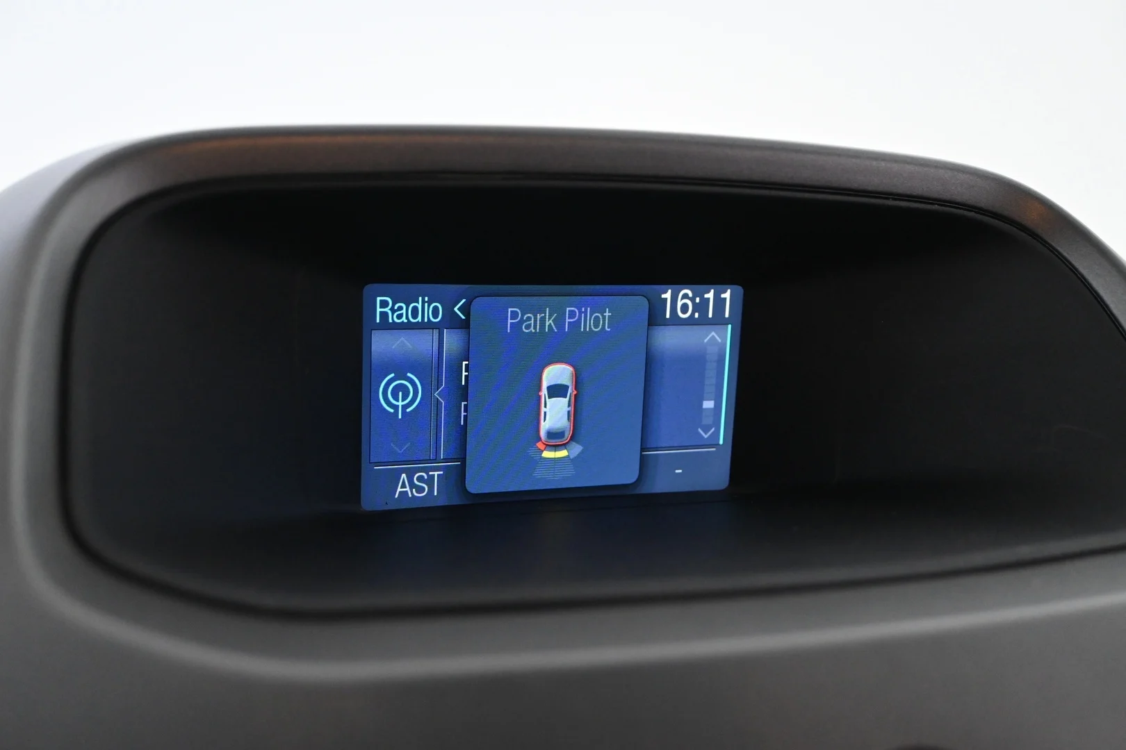 Car Image - Rq1jARmDImVJDFM52PQFI