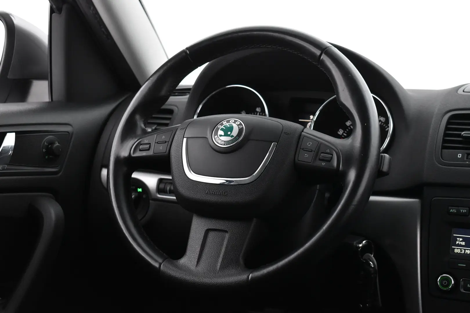 Car Image - 4R3h9hmYzpzQktl6YzLNZ7