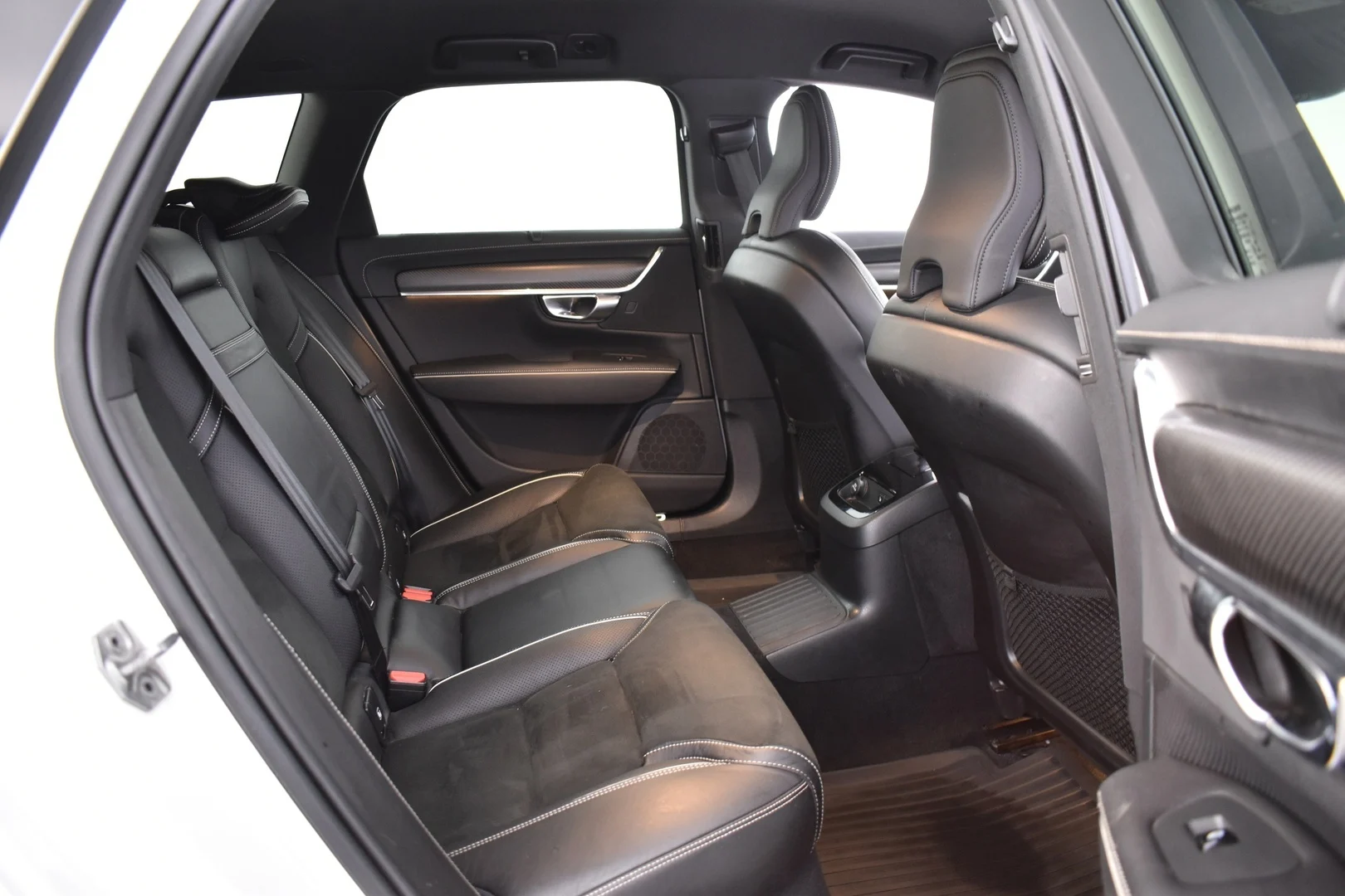Car Image - 7yIu03zoNdS25YDColf2ev